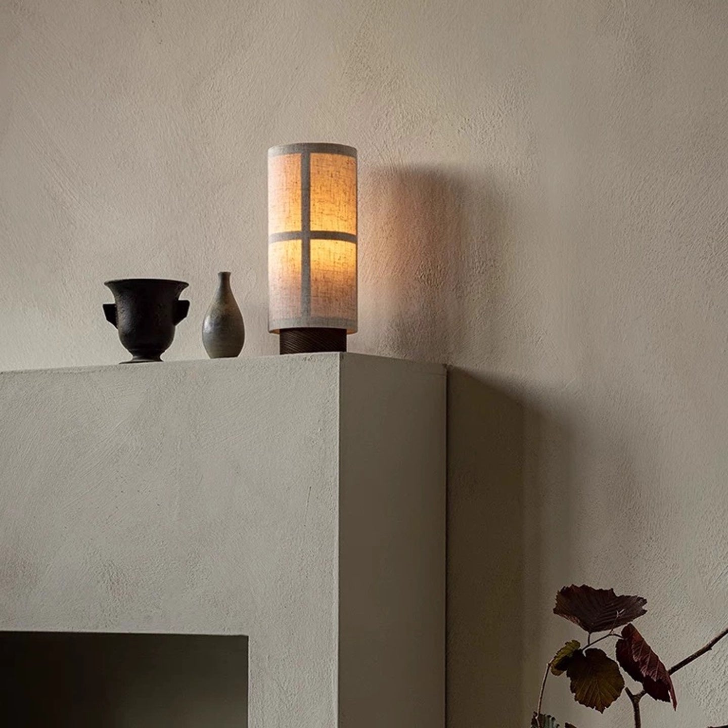 Lior Minimalist Fabric Table Lamp