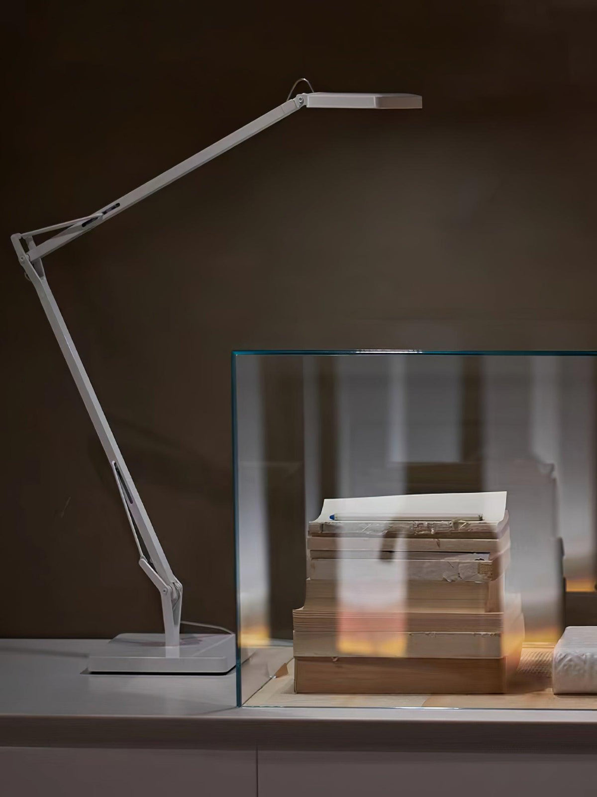 Tevenu Aluminum Industrial Table Lamp