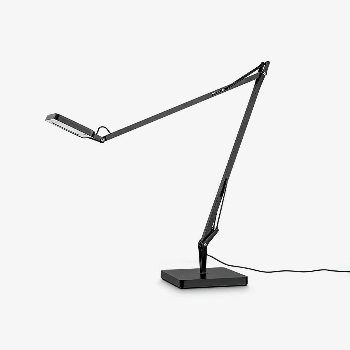 Tevenu Aluminum Industrial Table Lamp