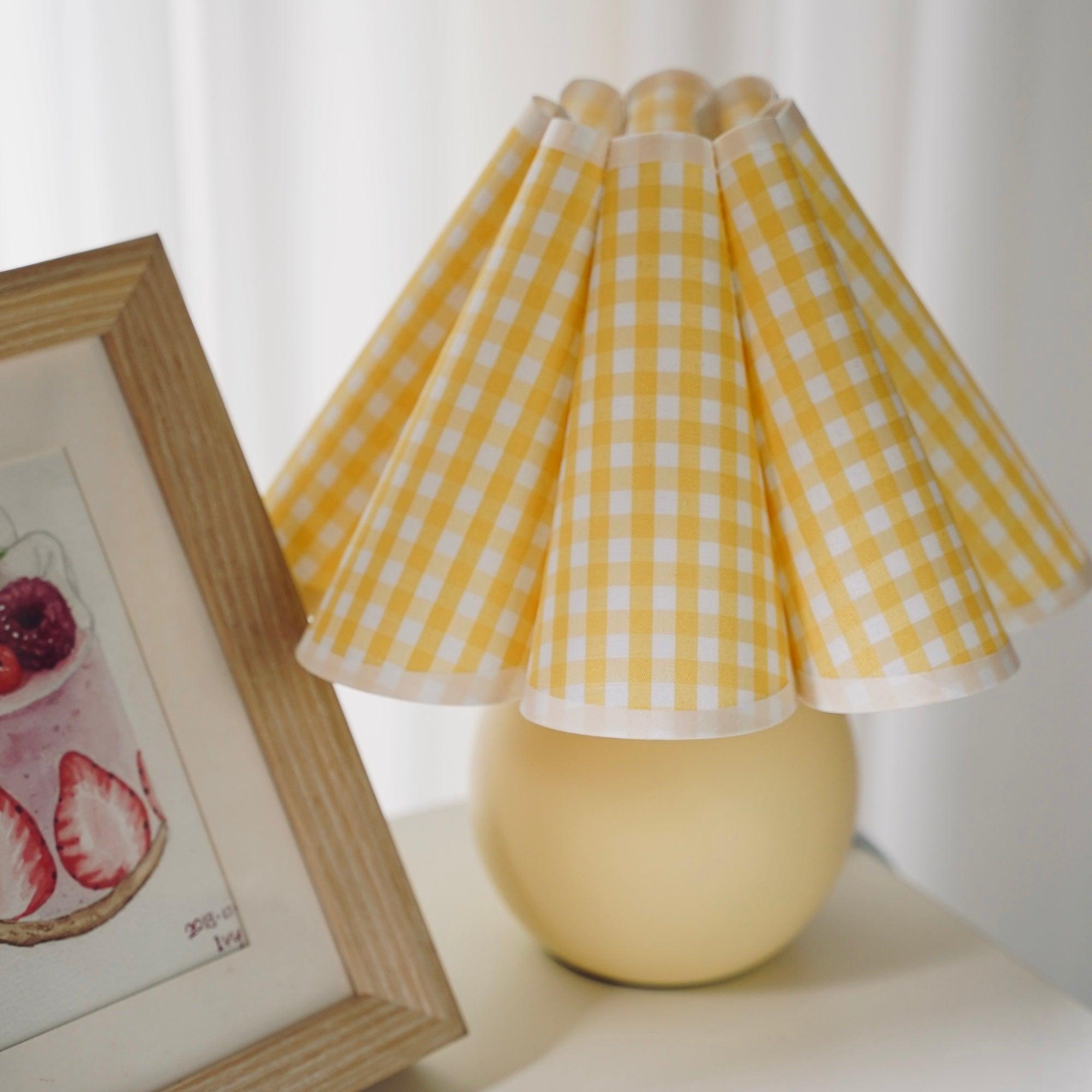 Nirixon Fabric Whimsical Table Lamp