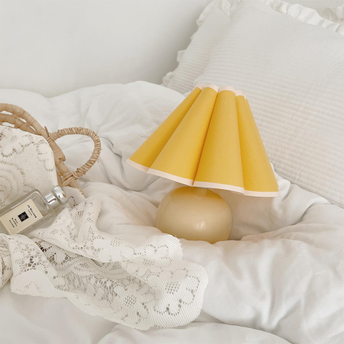 Nirixon Fabric Whimsical Table Lamp