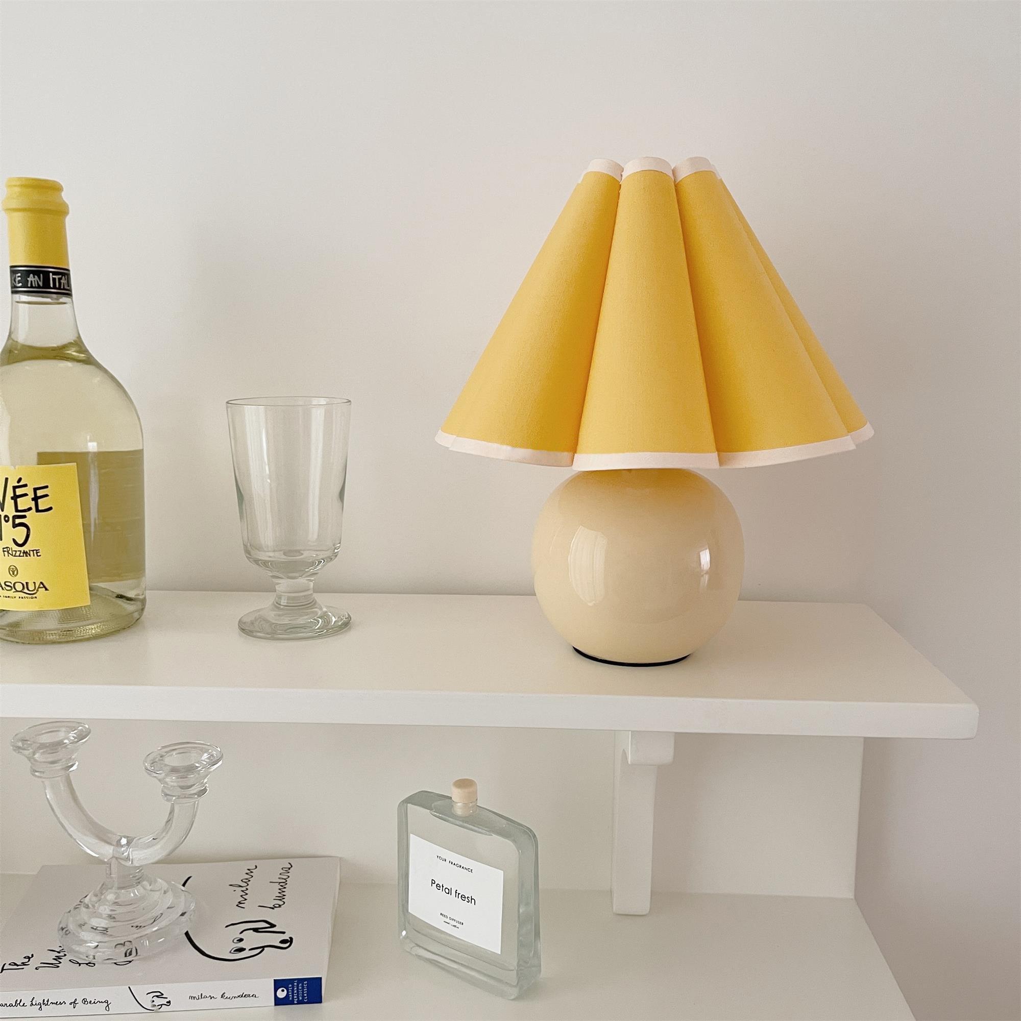 Nirixon Fabric Whimsical Table Lamp
