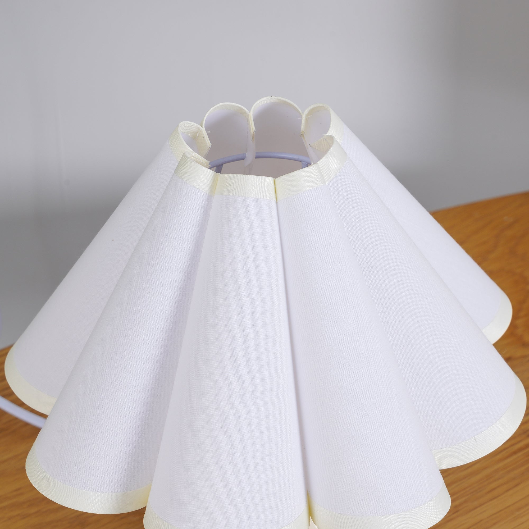 Nirixon Fabric Whimsical Table Lamp