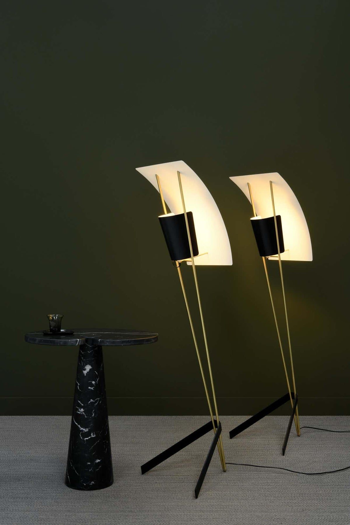 Ulvynil Minimalist Floor Lamp