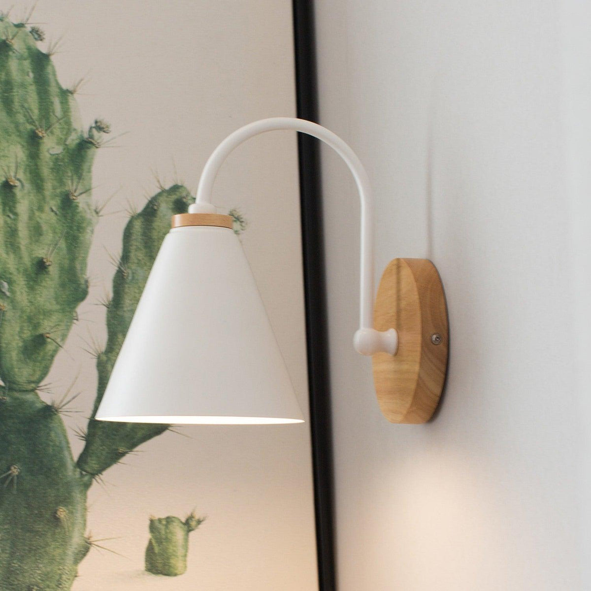 Rinorielle Unique Classic Wooden Wall Lamp