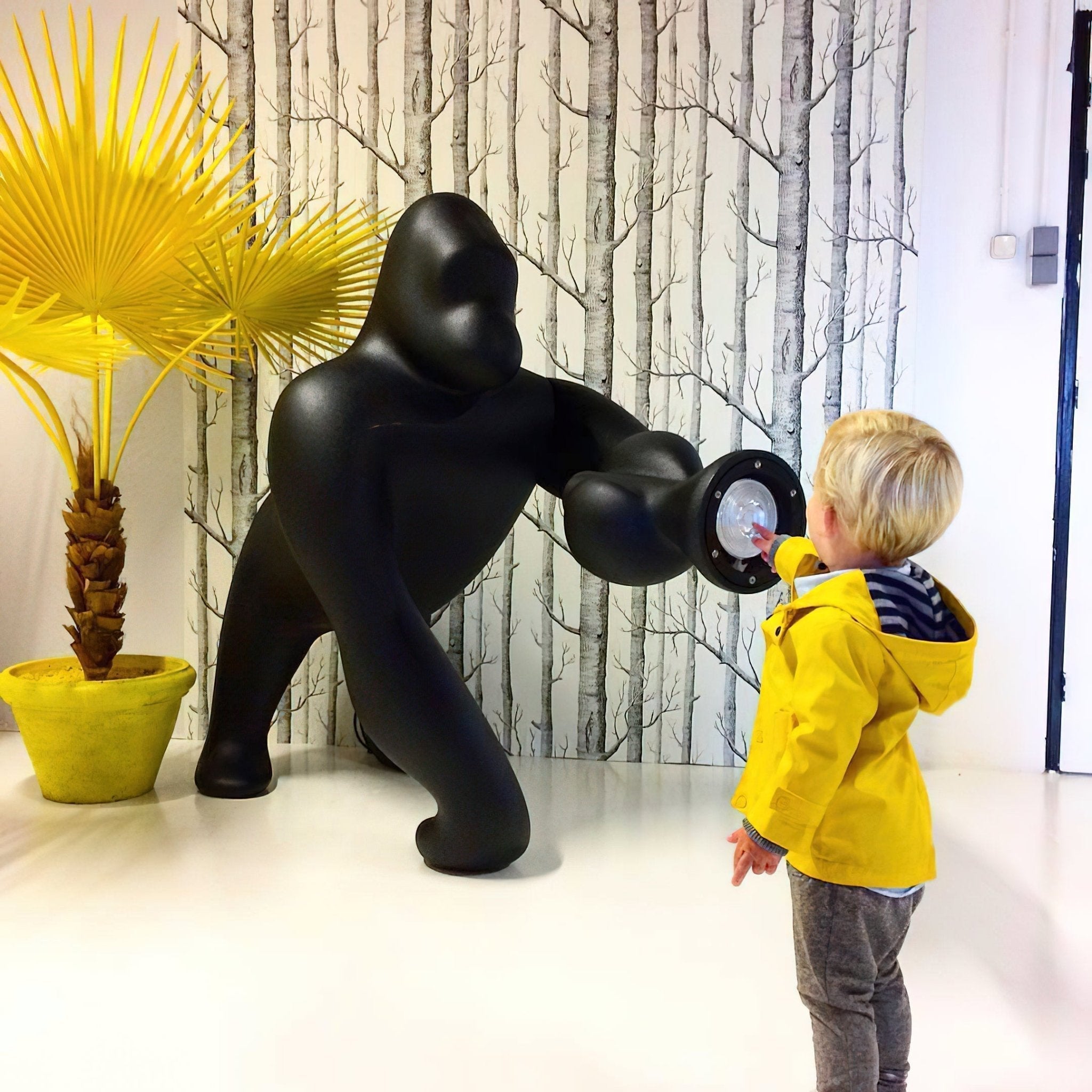 Zasolil Artistic Resin Gorilla Floor Lamp