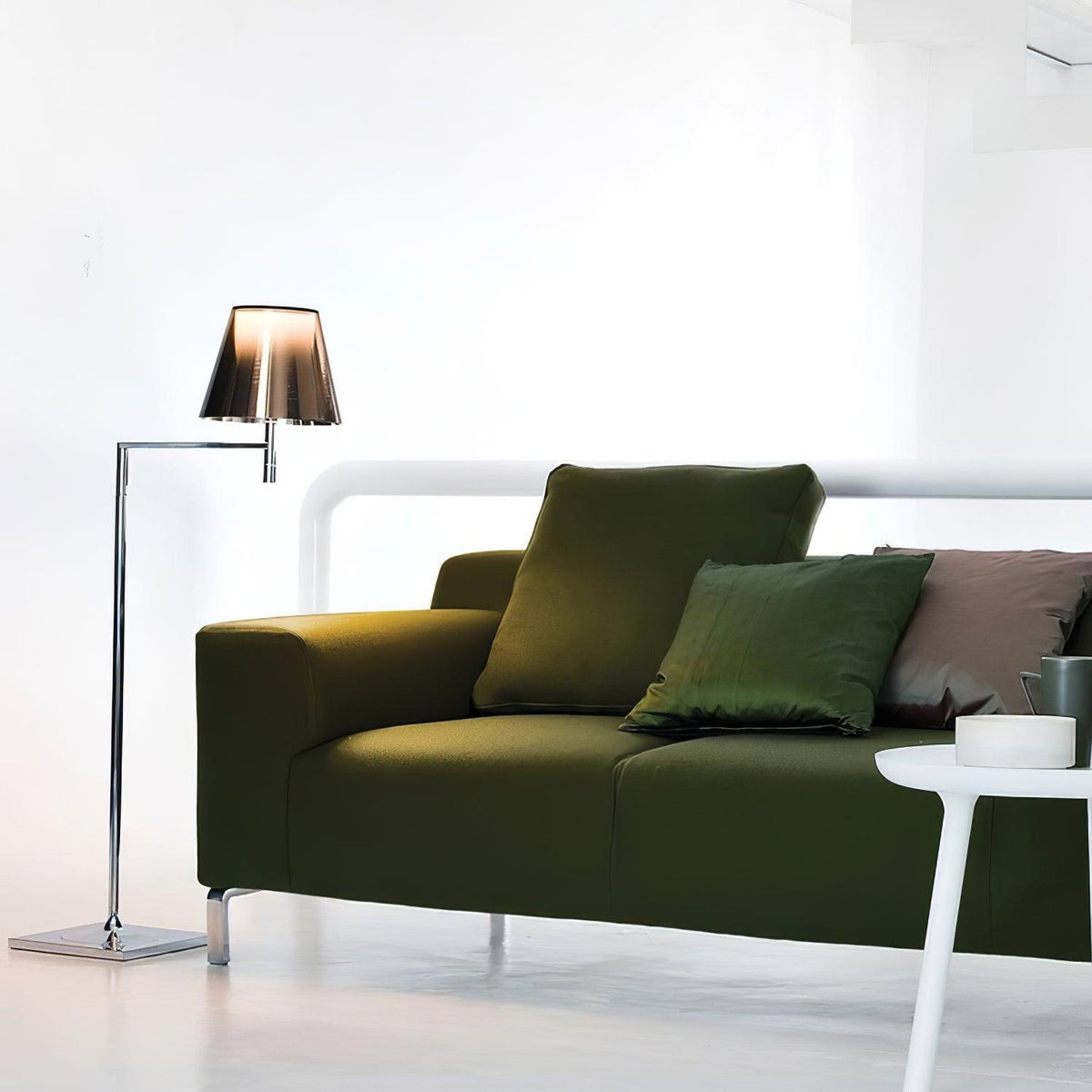 Aquris Minimalist Floor Lamp