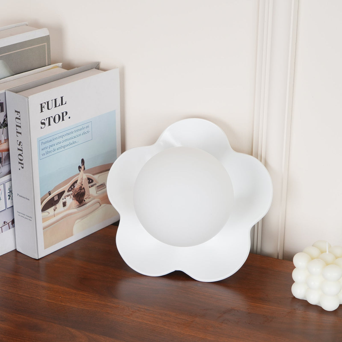 Arcore Resin Playful Wall Lamp