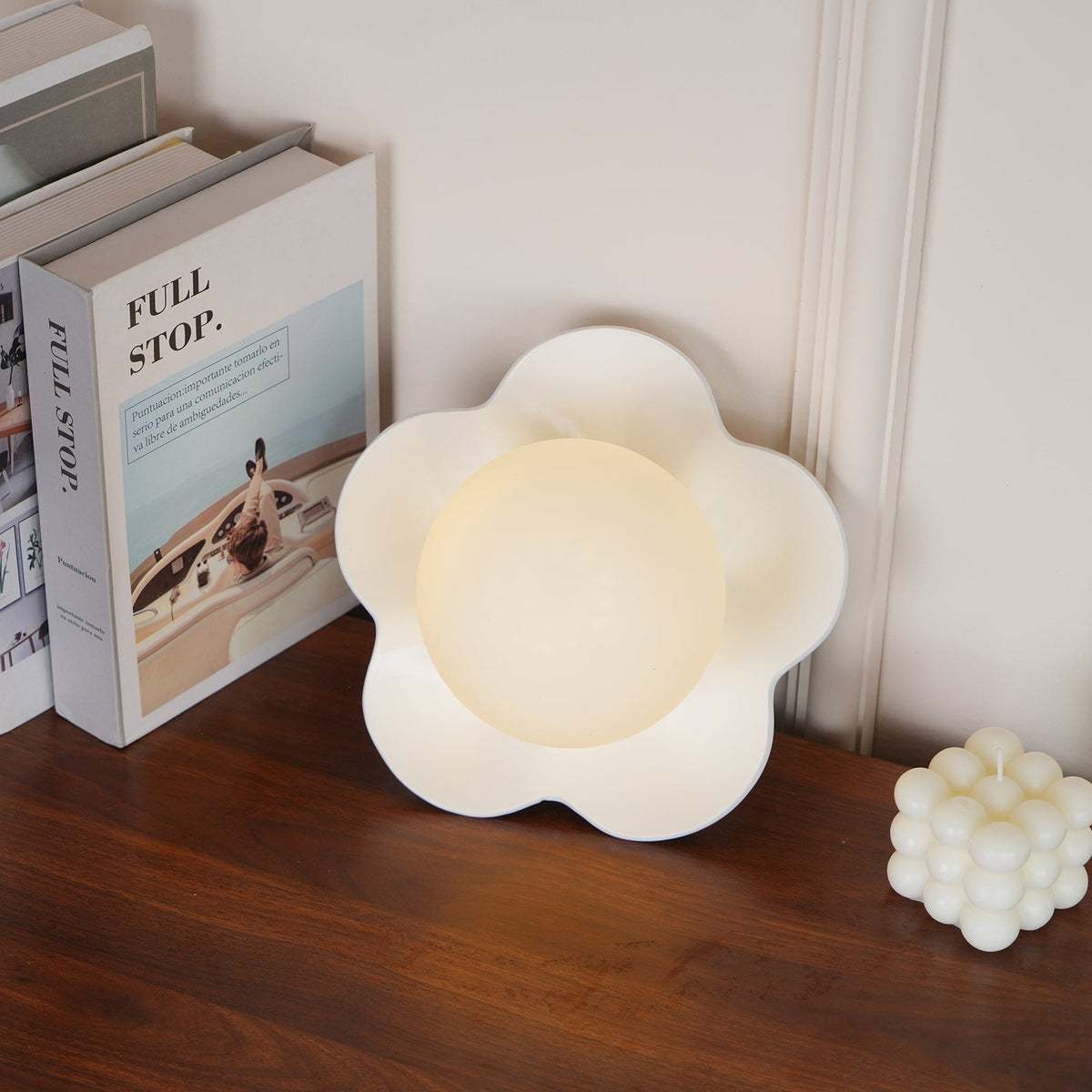 Arcore Resin Playful Wall Lamp