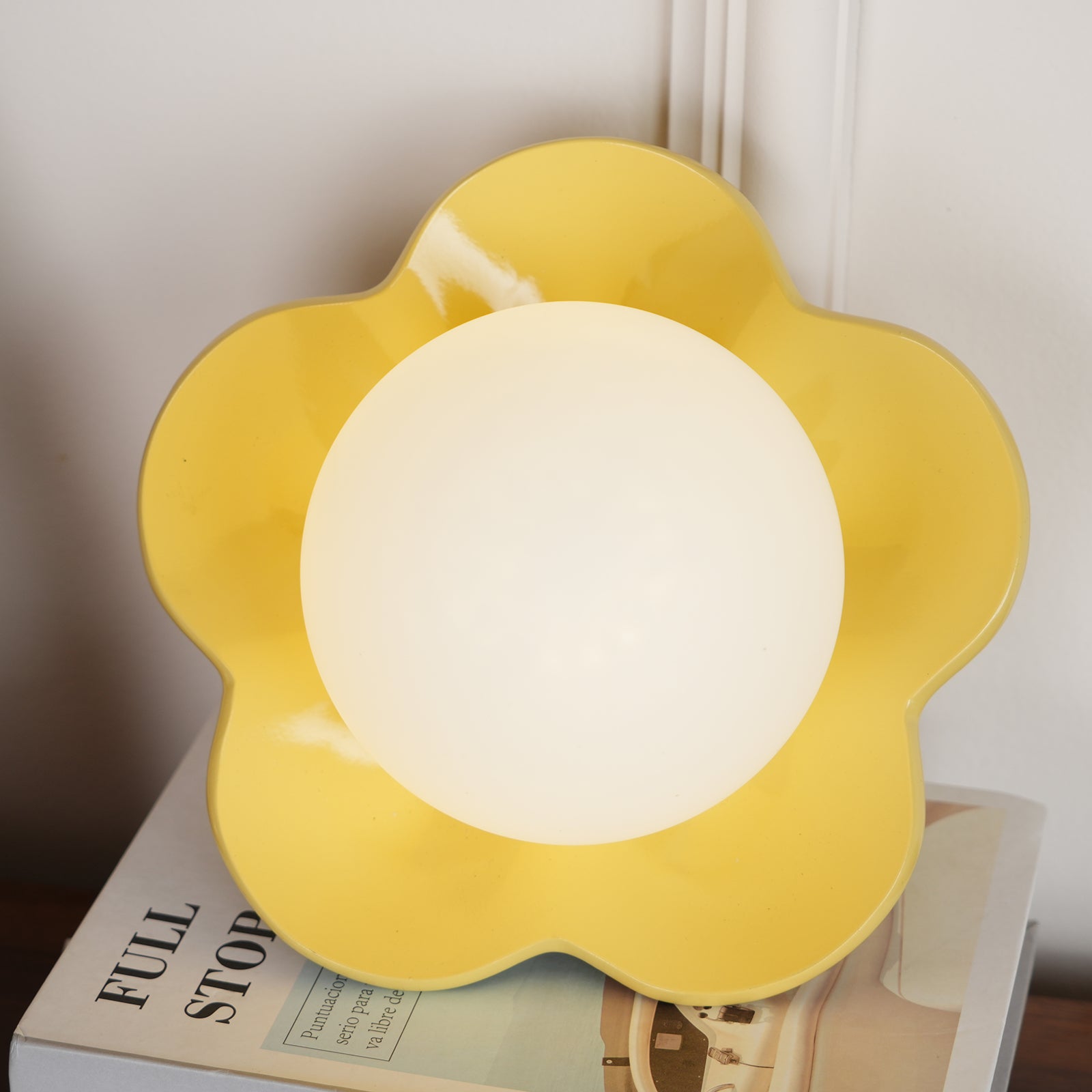 Arcore Resin Playful Wall Lamp