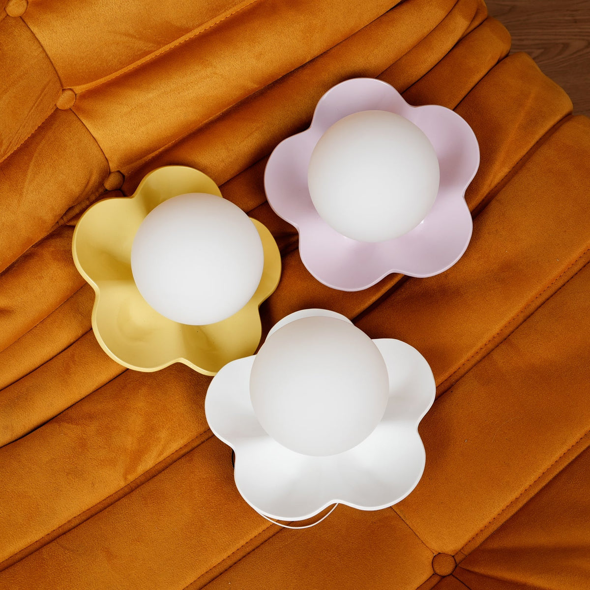 Arcore Resin Playful Wall Lamp