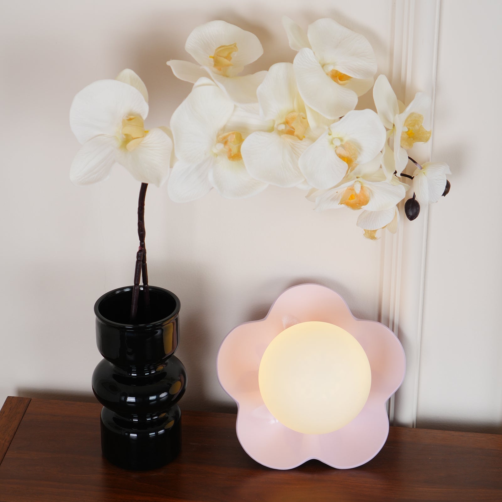 Arcore Resin Playful Wall Lamp