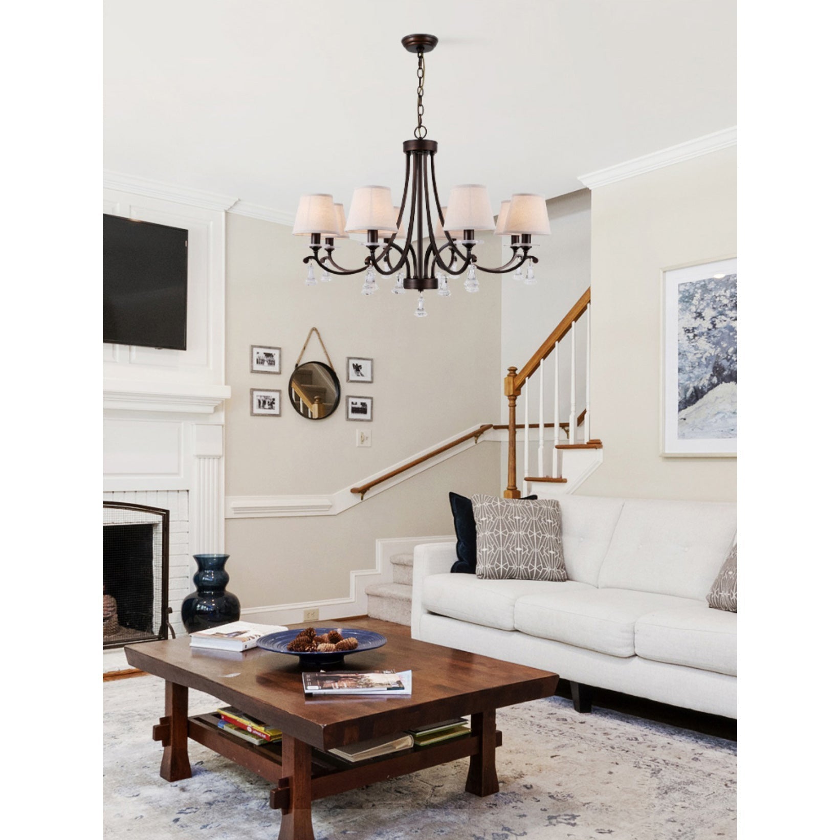 Lyvenisra Chandelier