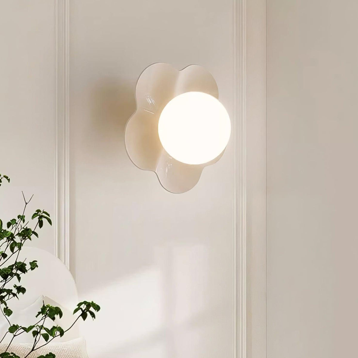 Arcore Resin Playful Wall Lamp
