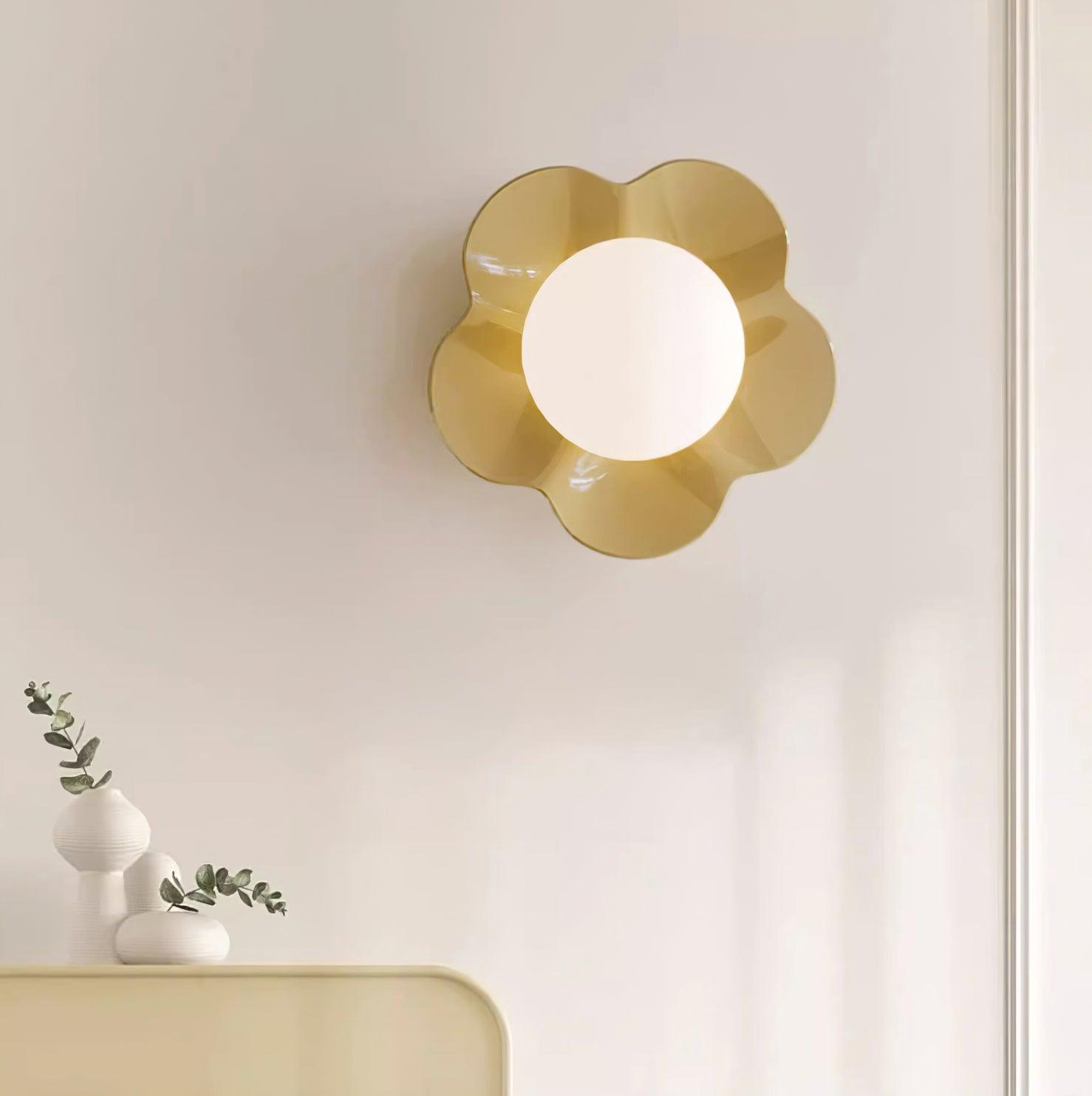 Arcore Resin Playful Wall Lamp