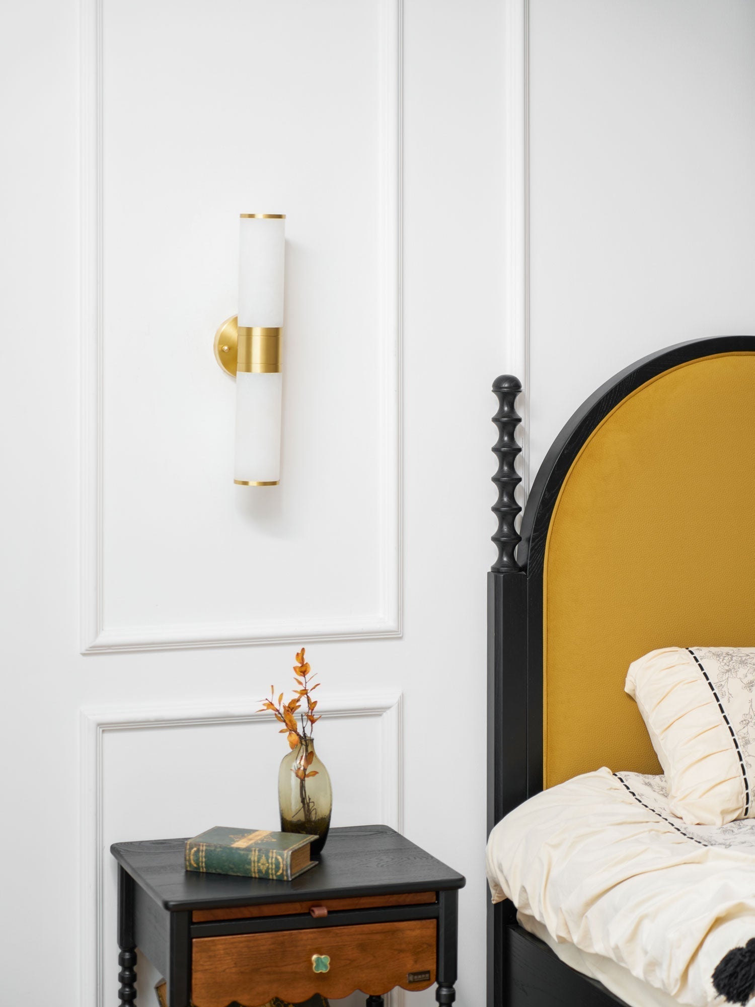 Tira Minimalist Alabaster Wall Lamp