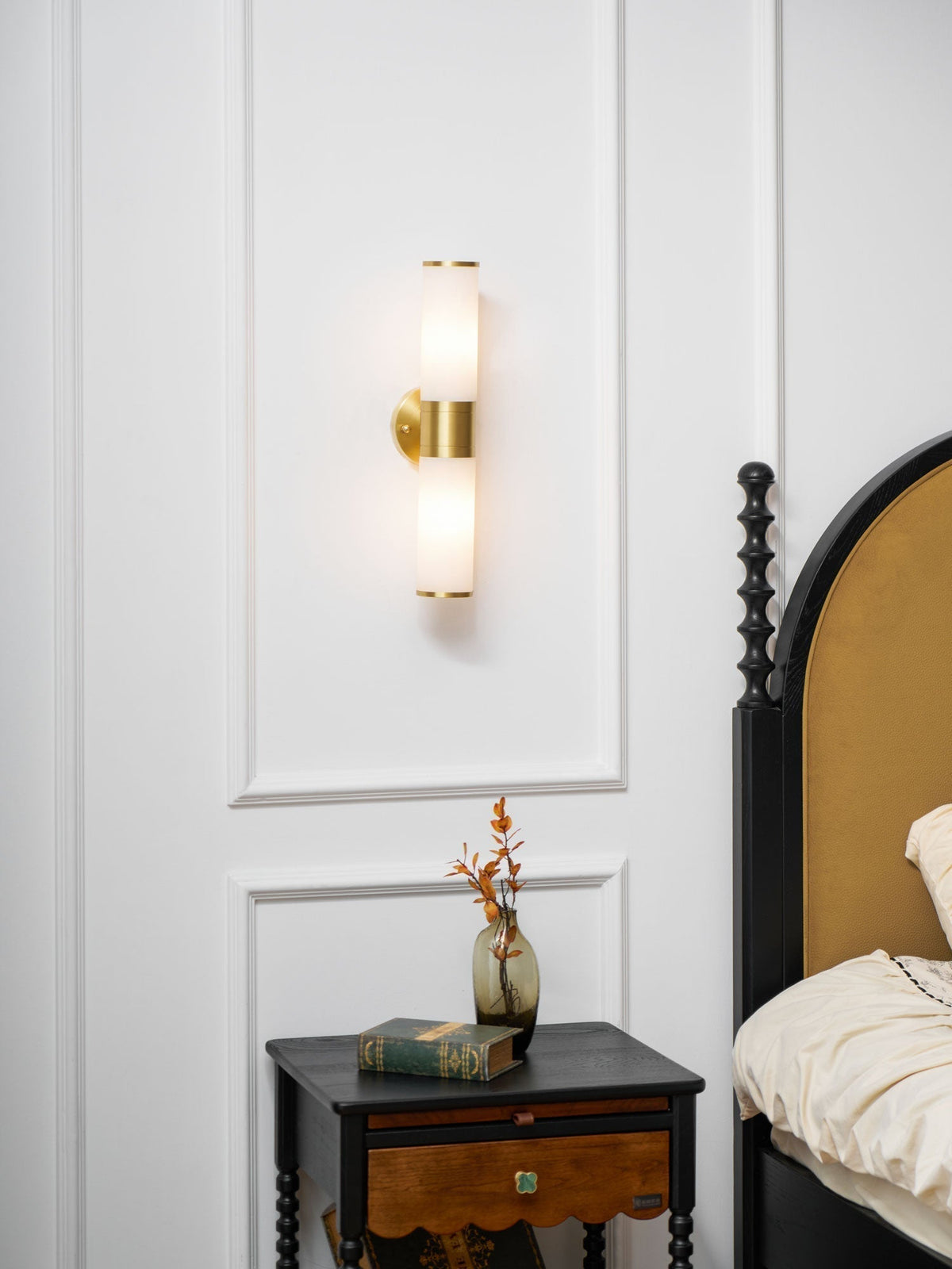 Tira Minimalist Alabaster Wall Lamp