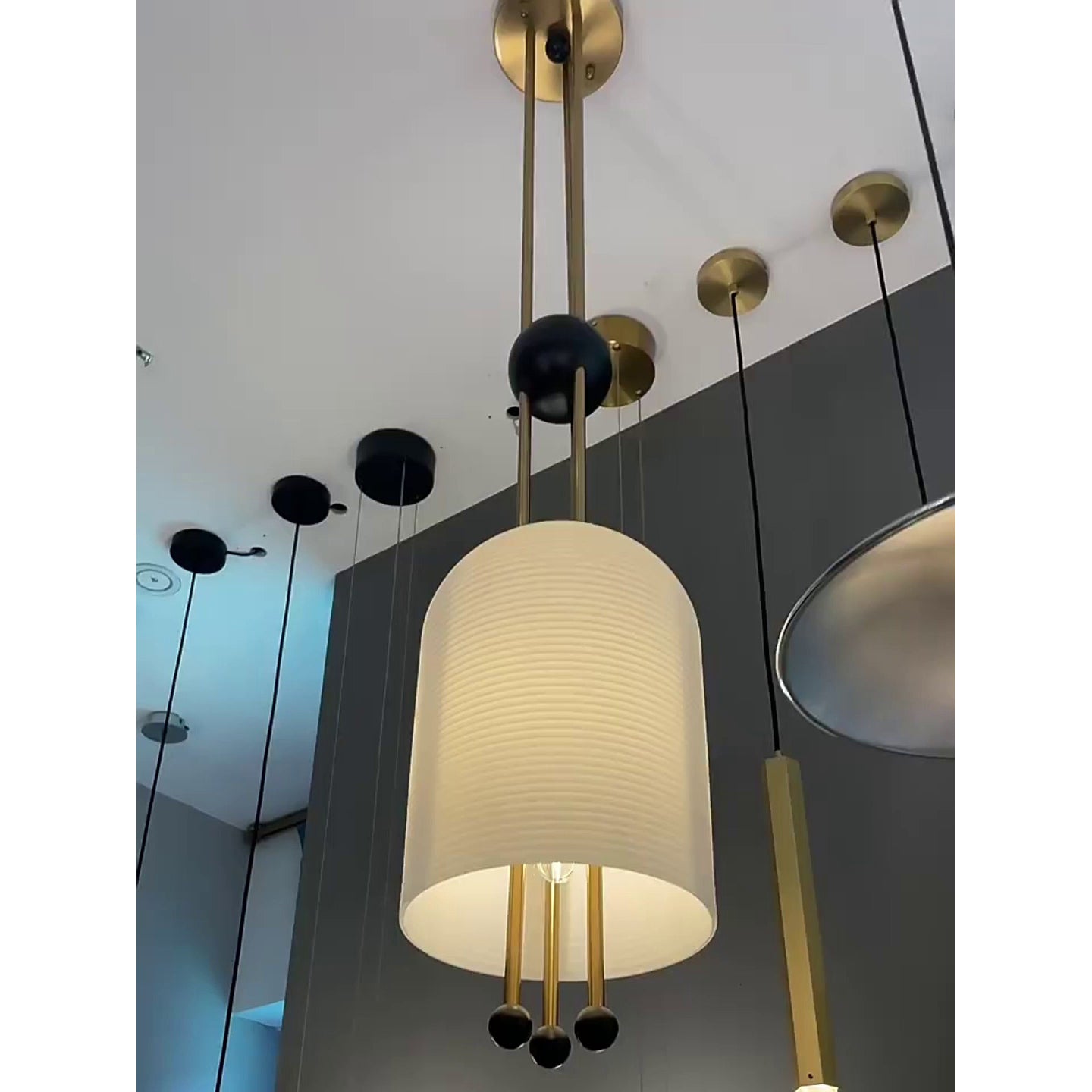 Ucaryra Pendant Lamp