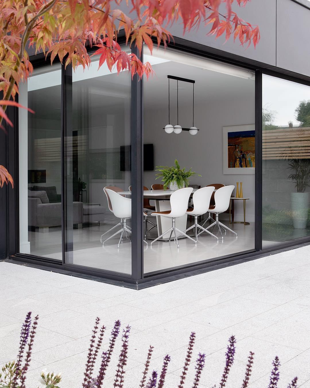 Mirere Black Contemporary Pendant Lamp