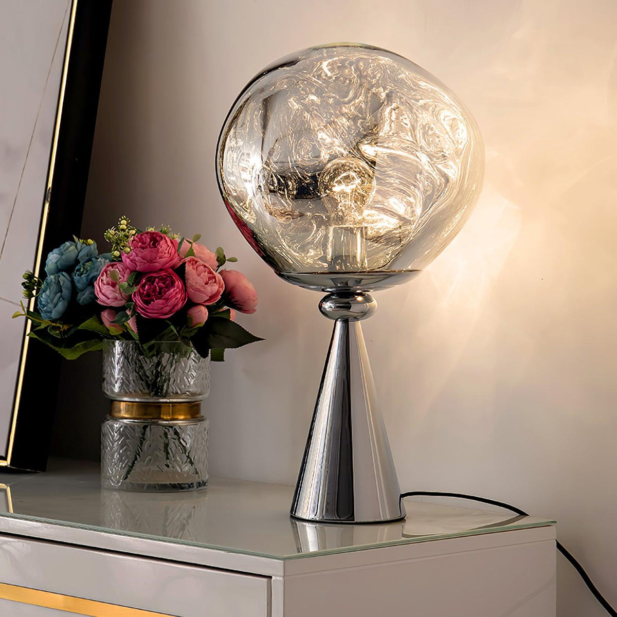 Unoril Artisan PVC Desk Lamp