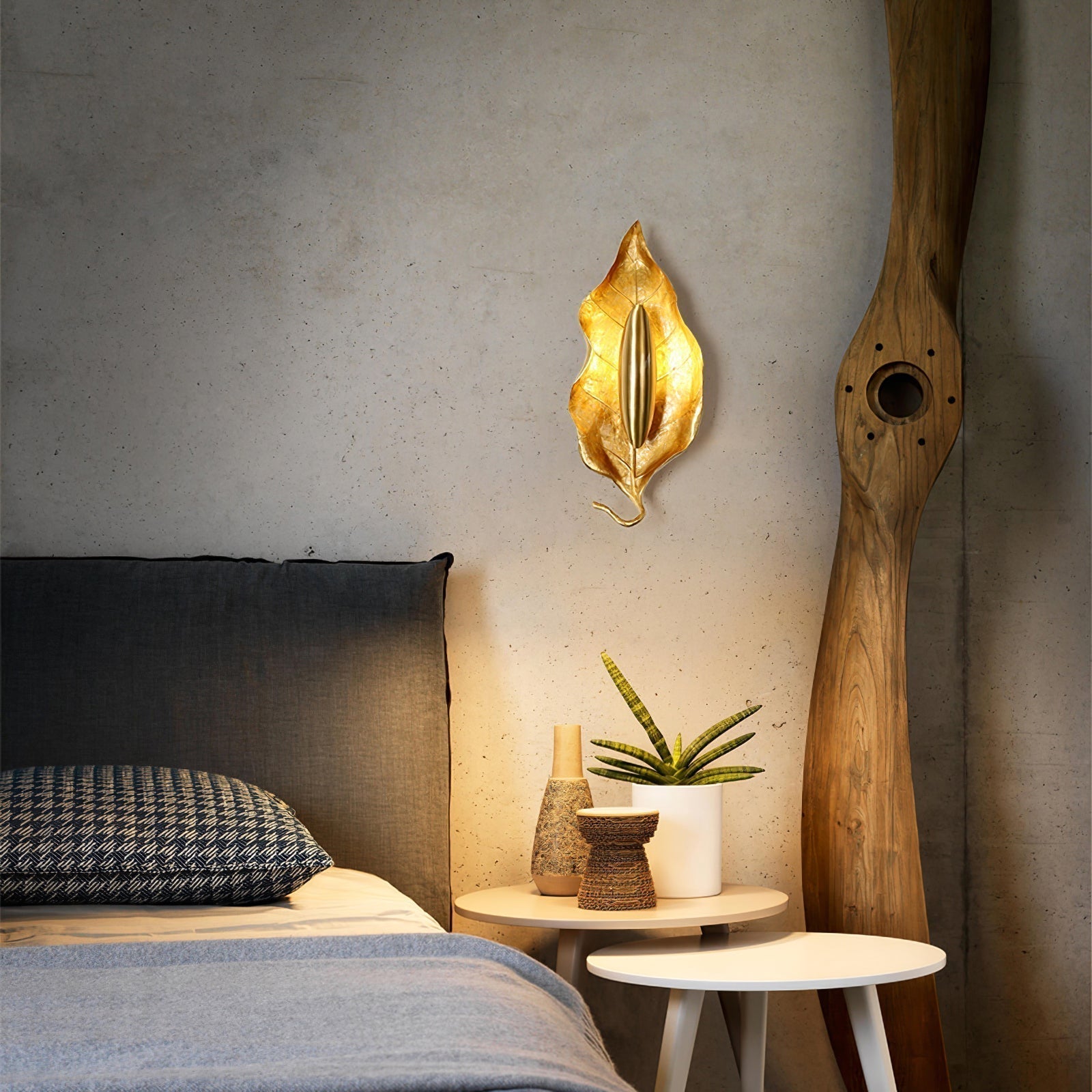 Corsel Nordic Art Leaf Brass Wall Lamp