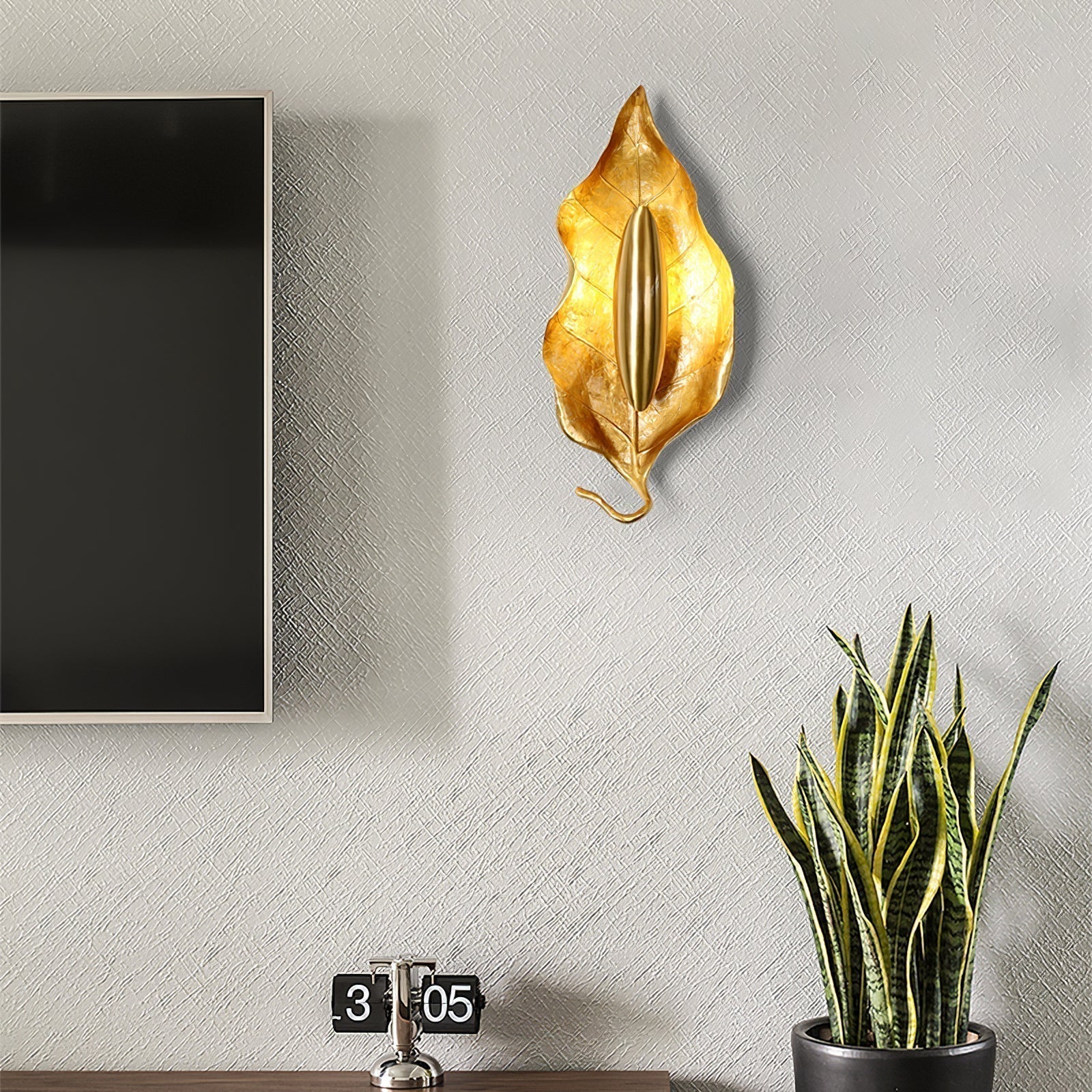 Corsel Nordic Art Leaf Brass Wall Lamp