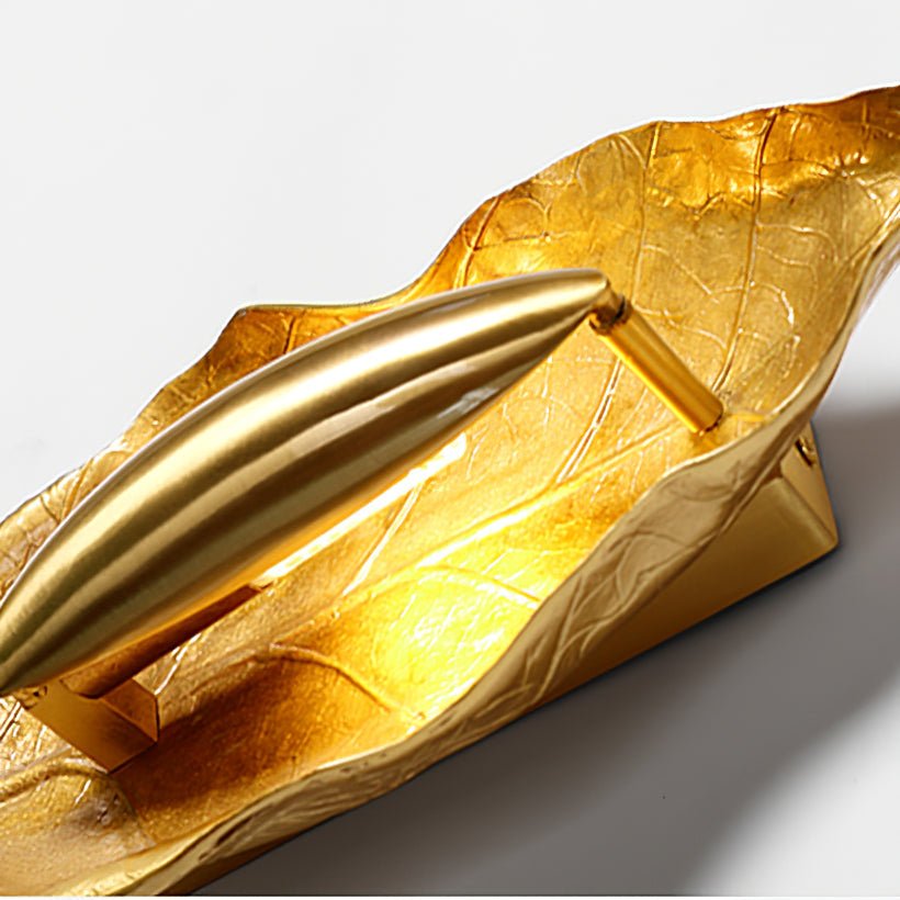 Corsel Nordic Art Leaf Brass Wall Lamp