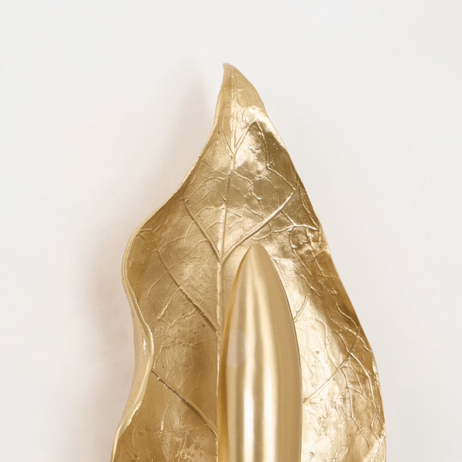 Corsel Nordic Art Leaf Brass Wall Lamp