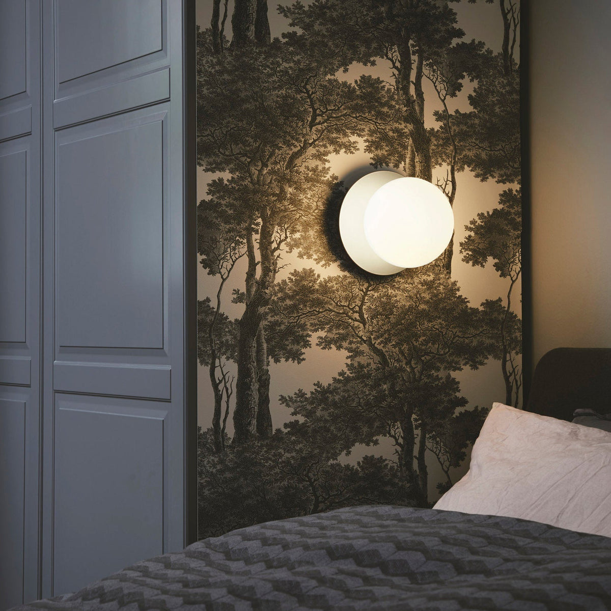 Irinor Premium Nordic Art Brass Wall Lamp
