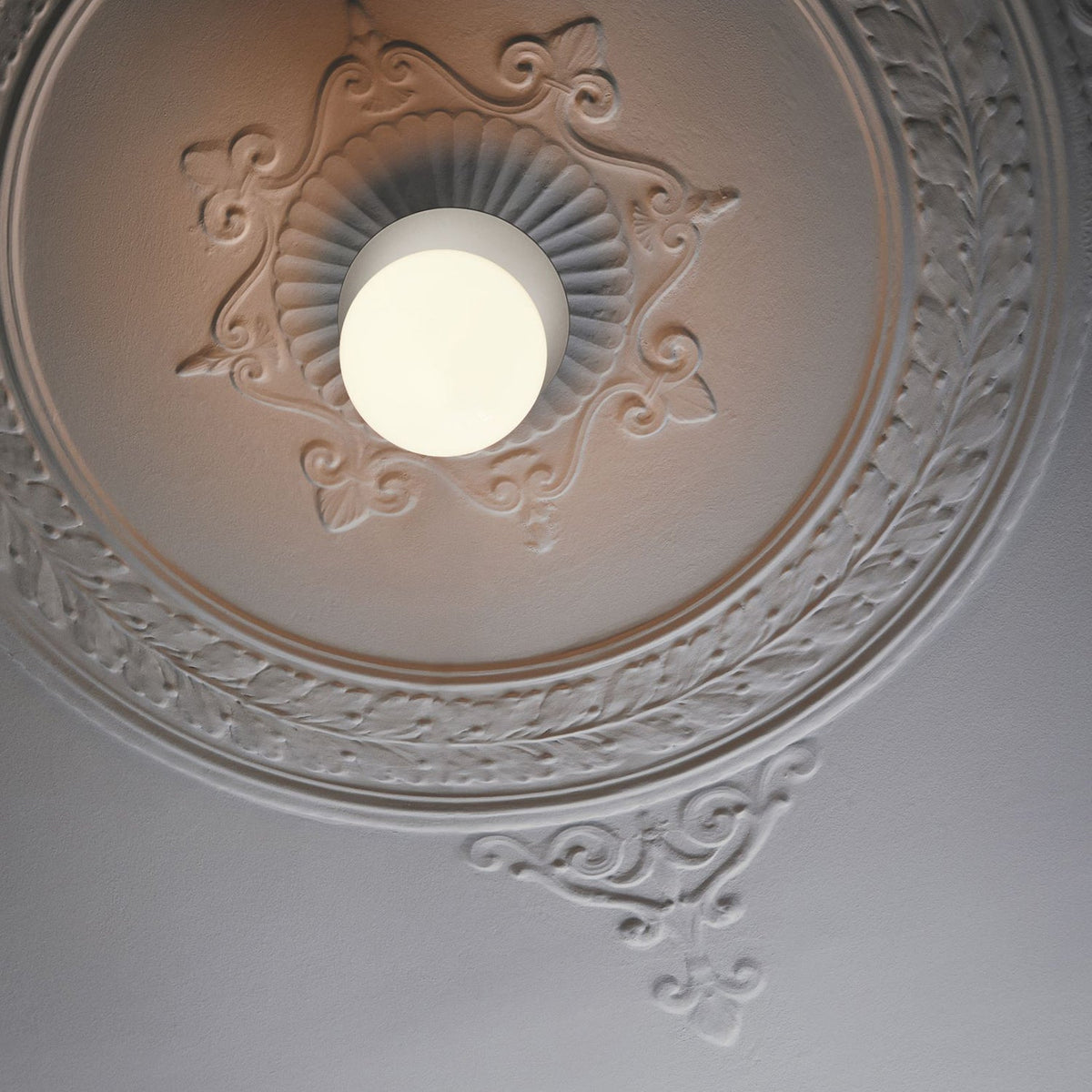 Irinor Premium Nordic Art Brass Wall Lamp