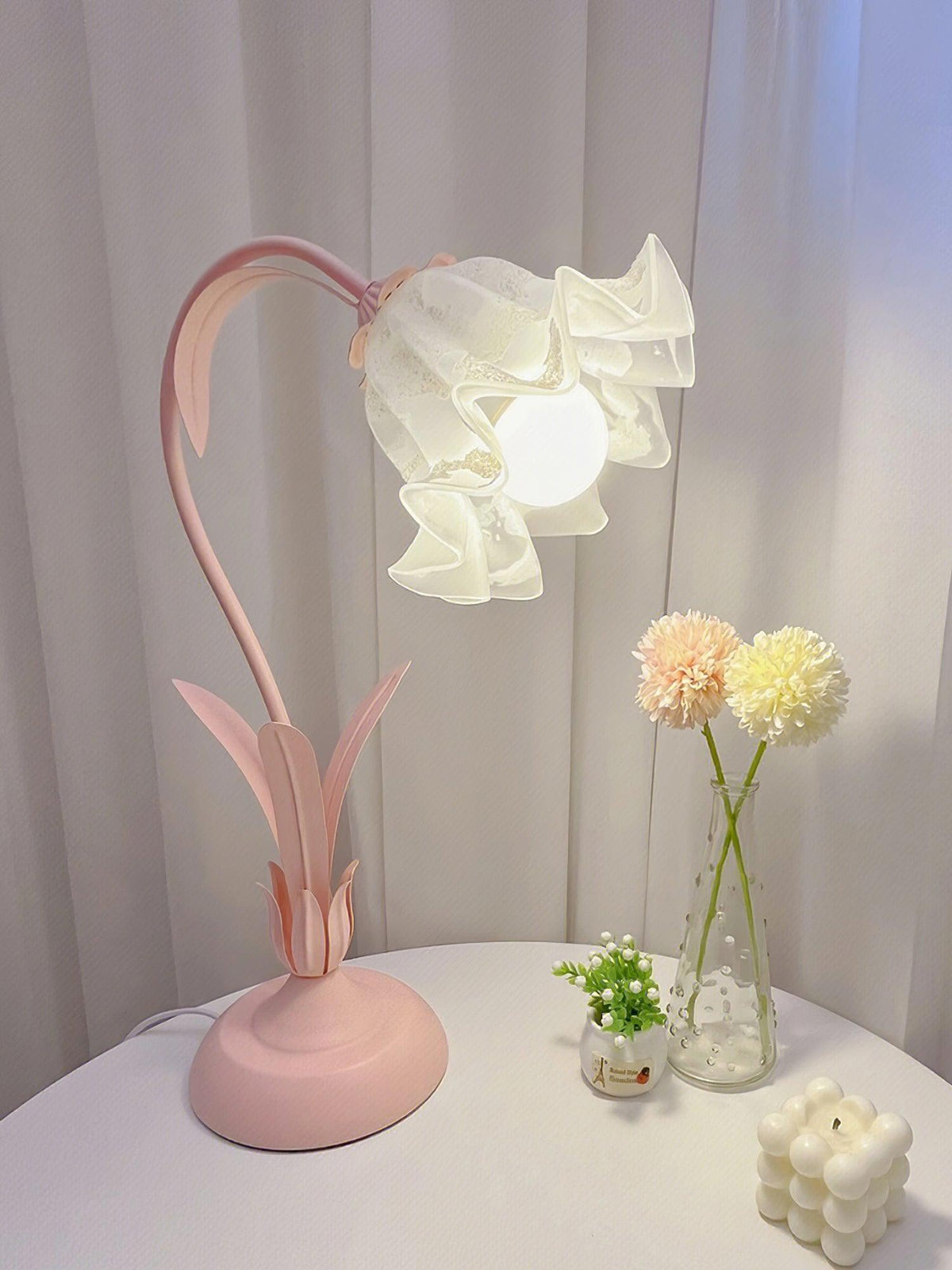 Zorien Acrylic Floral Table Lamp