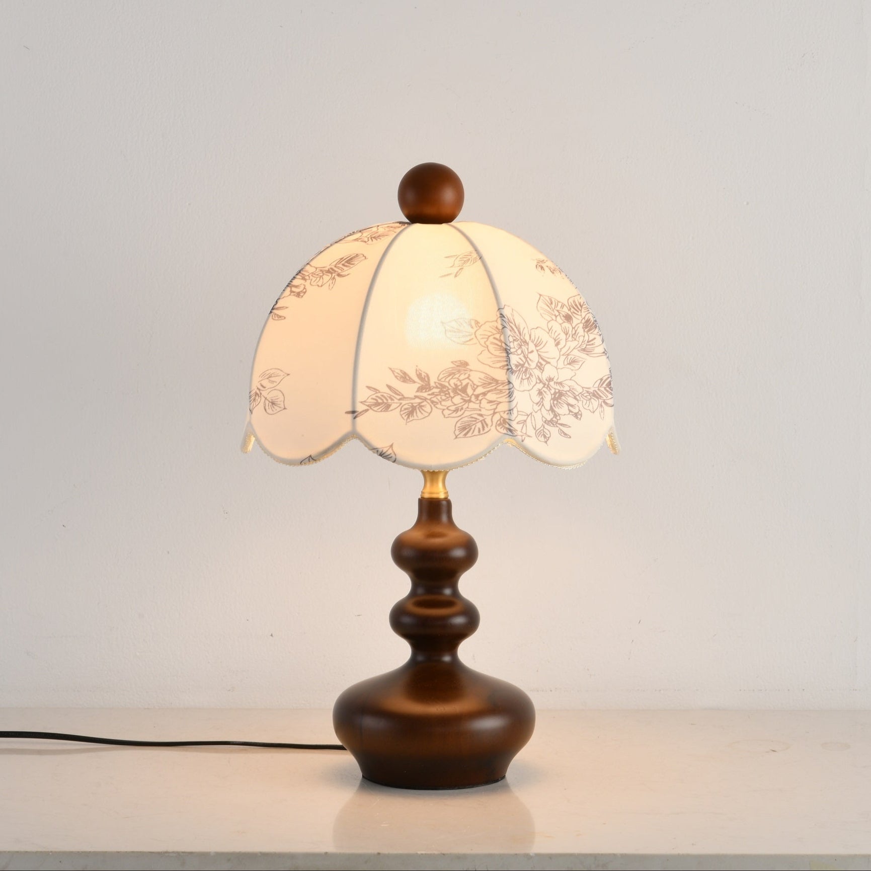 Cirirette Vintage Table Lamp
