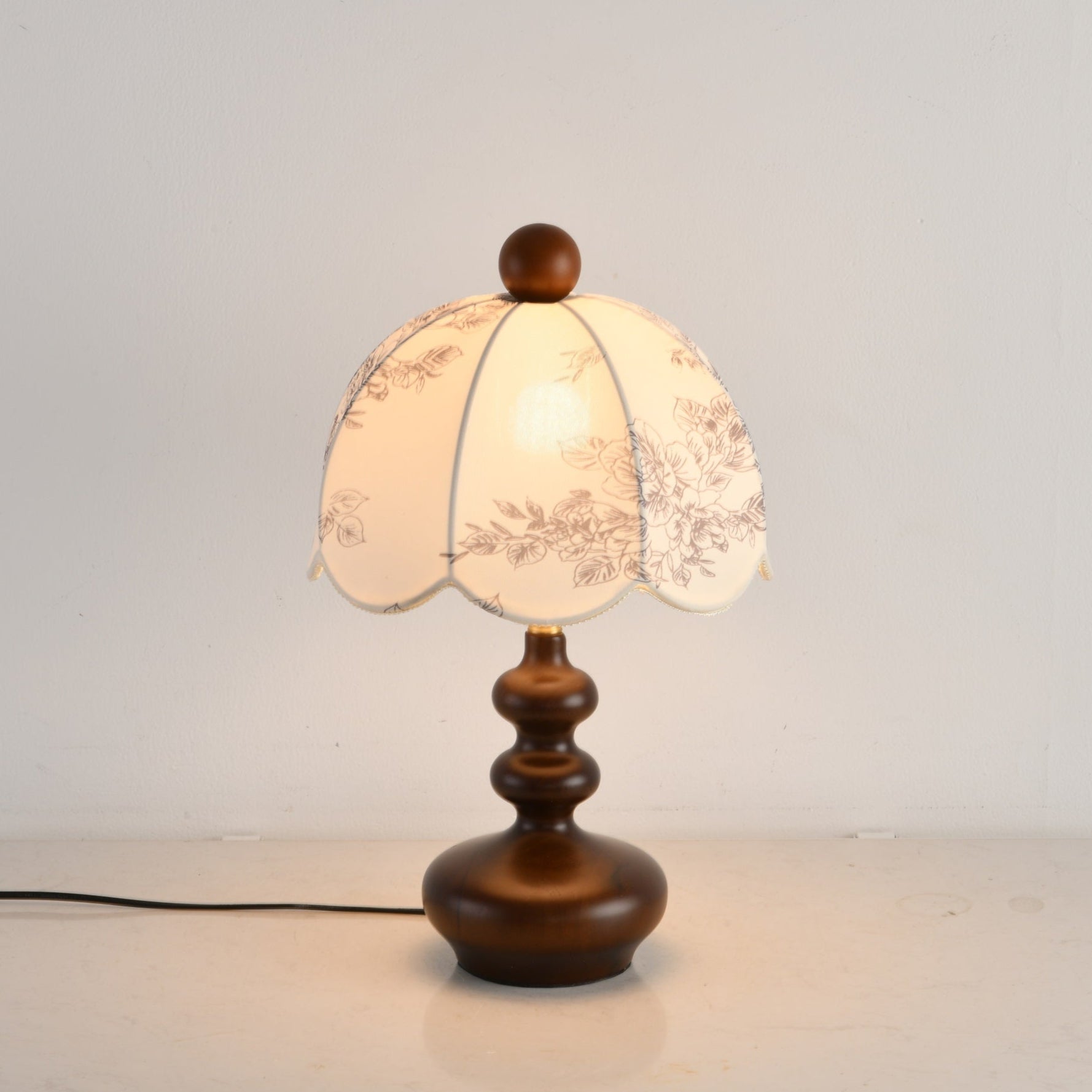 Cirirette Vintage Table Lamp