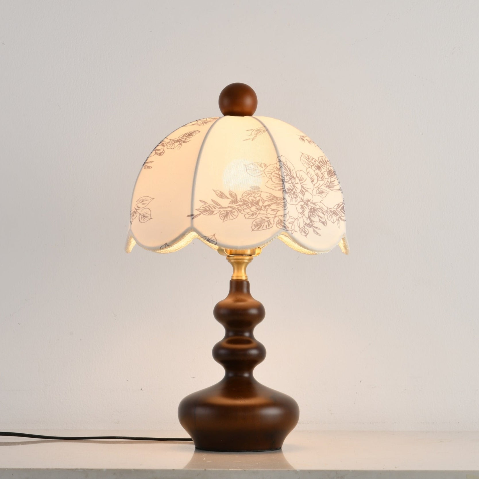Cirirette Vintage Table Lamp