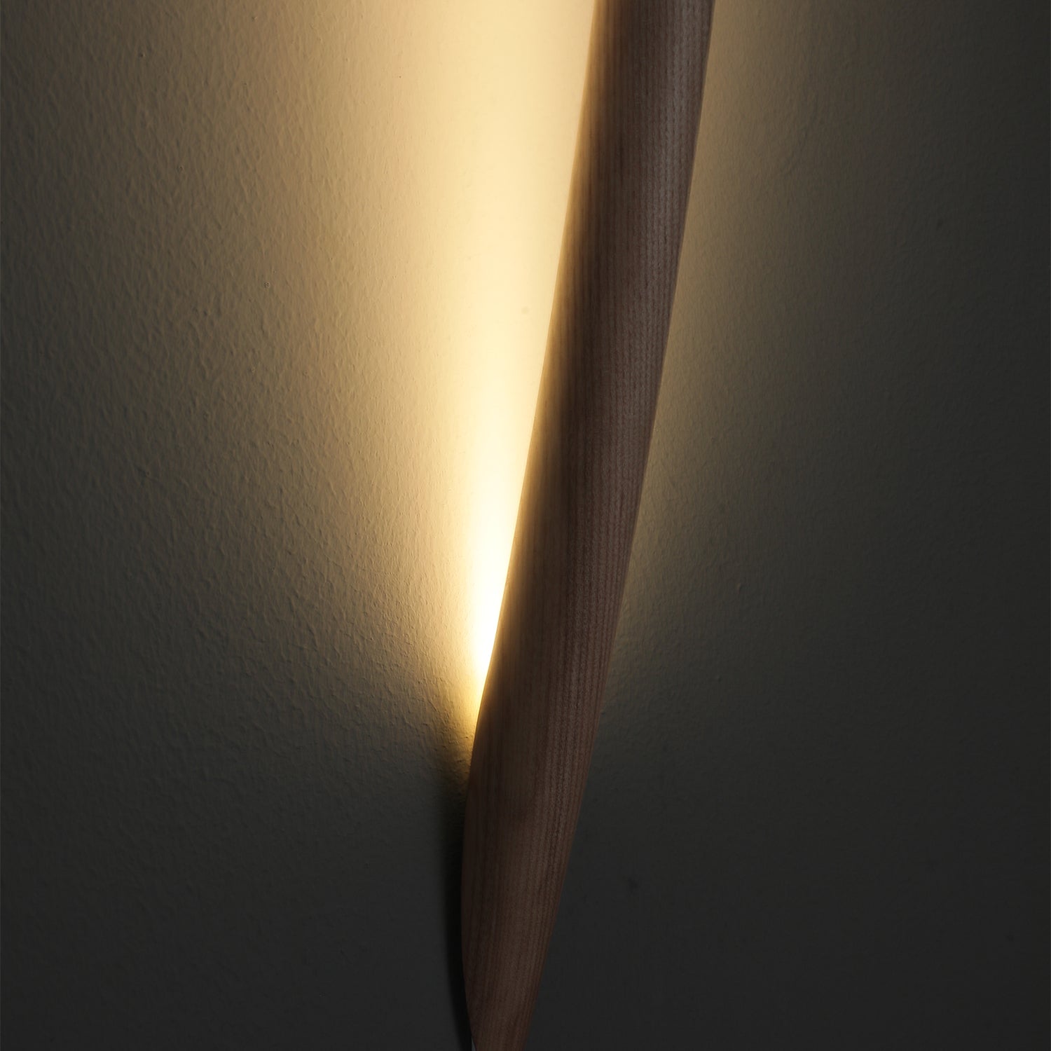 Evvinos Modern Minimalist Linear Wood Wall Light