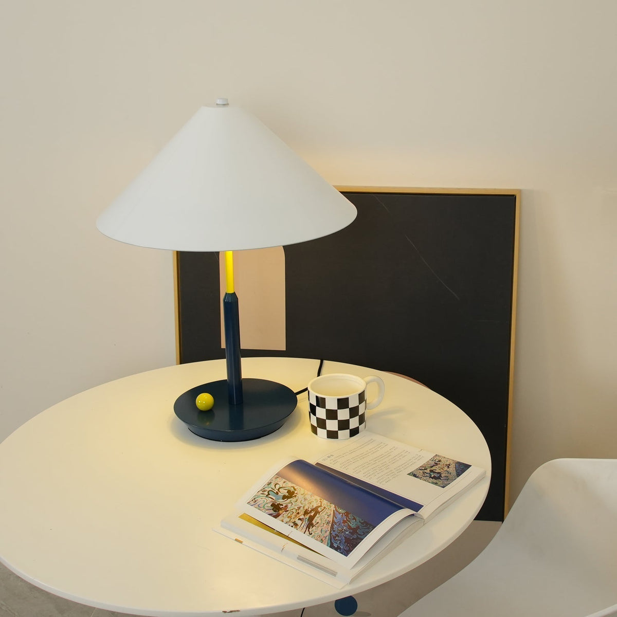 Liorinina Modern Table Lamp
