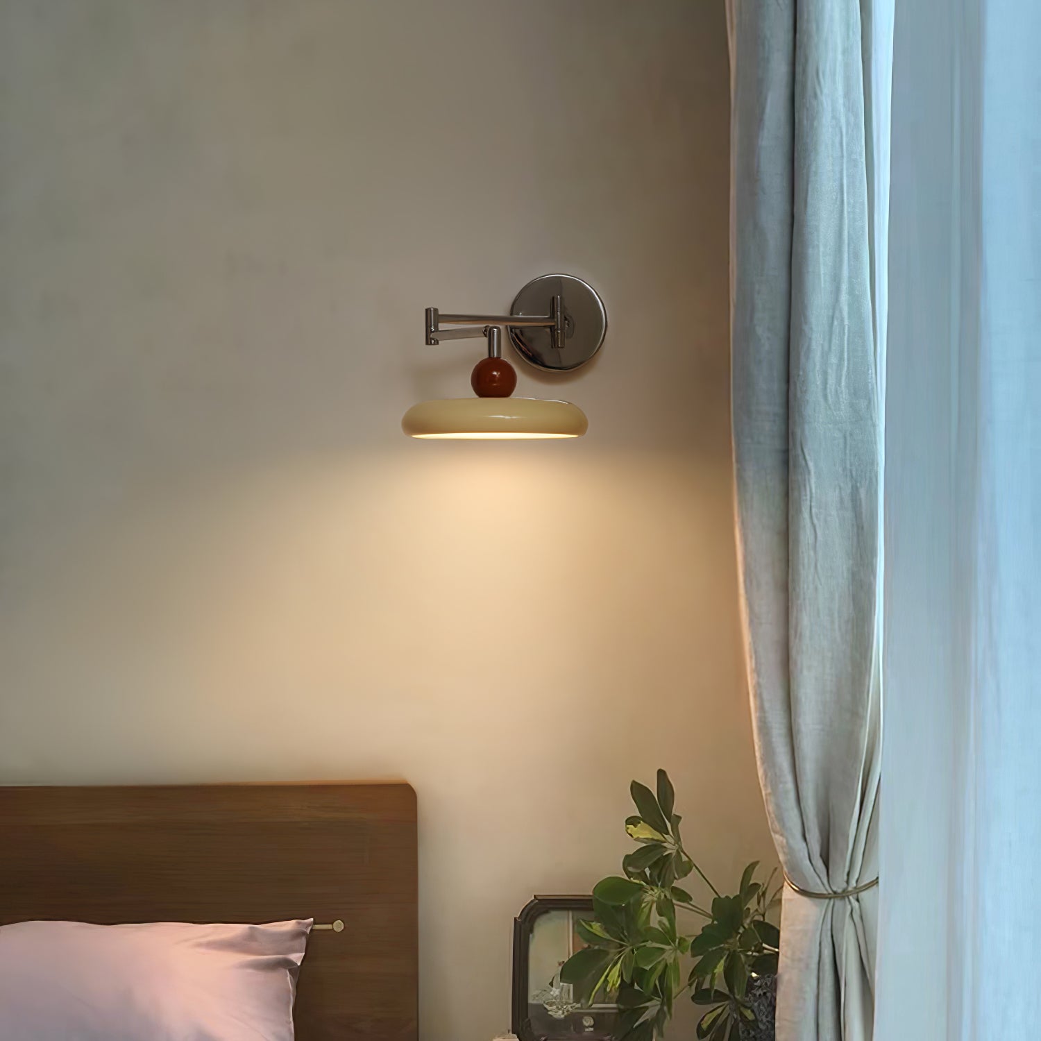 Virelse Vintage Acrylic Wall Lamp - Neutral Decor