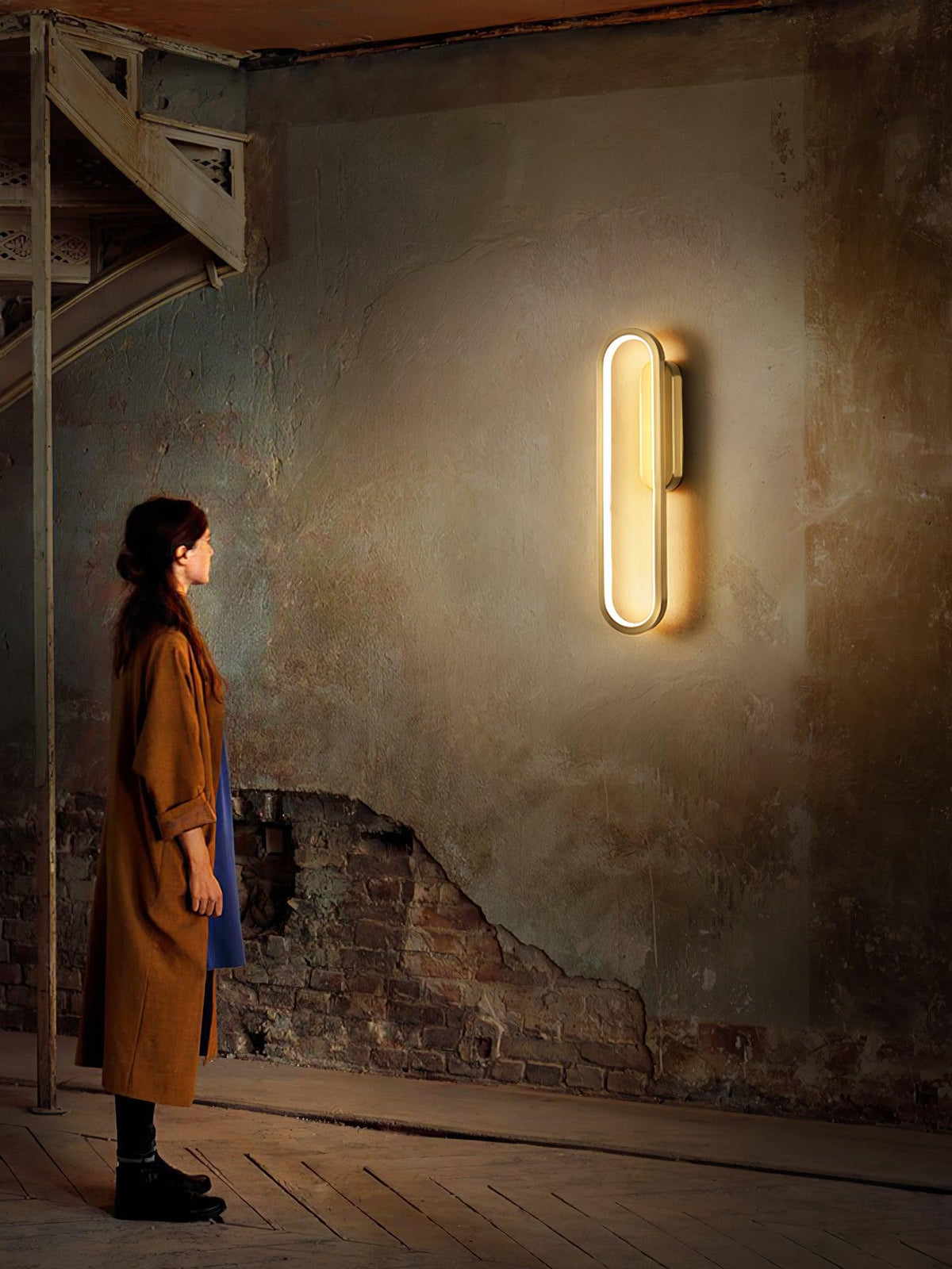 Dhu Classic Long Ova Brass Wall Lamp