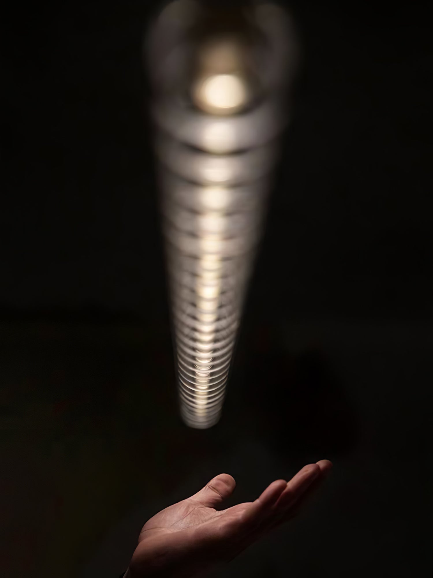 Vadorir Ruffled Fabric Table Lamp