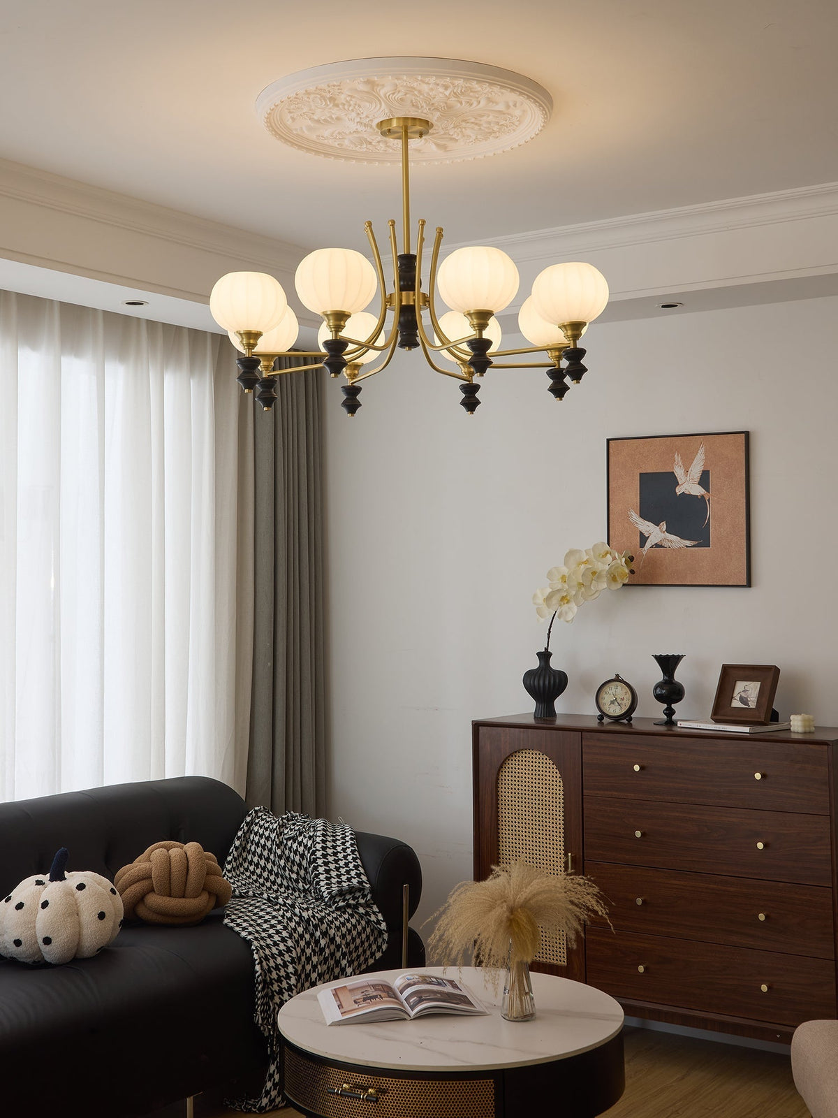 Zavenen Traditional Elegance Vintage Brass Wood Chandelier