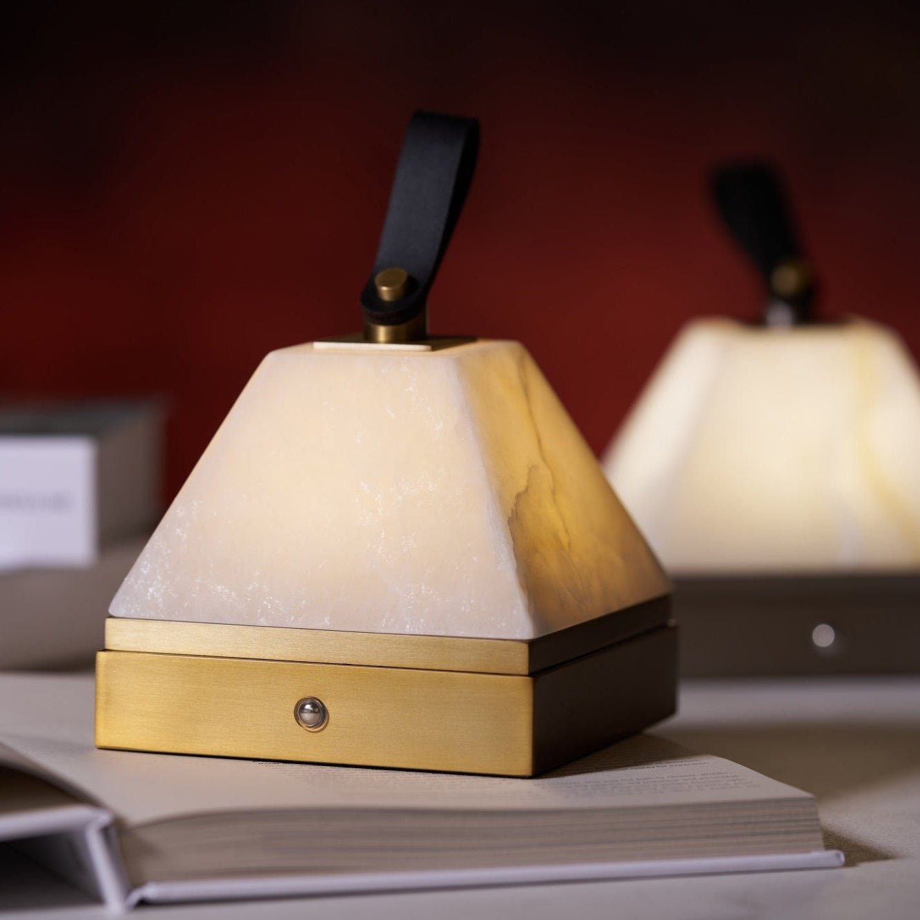 Pyramidale Alabaster Table Lamp with Leather Handle