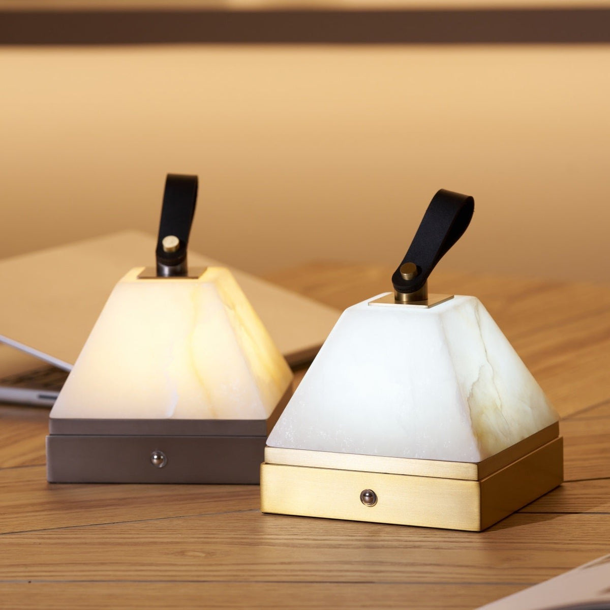 Pyramidale Alabaster Table Lamp with Leather Handle