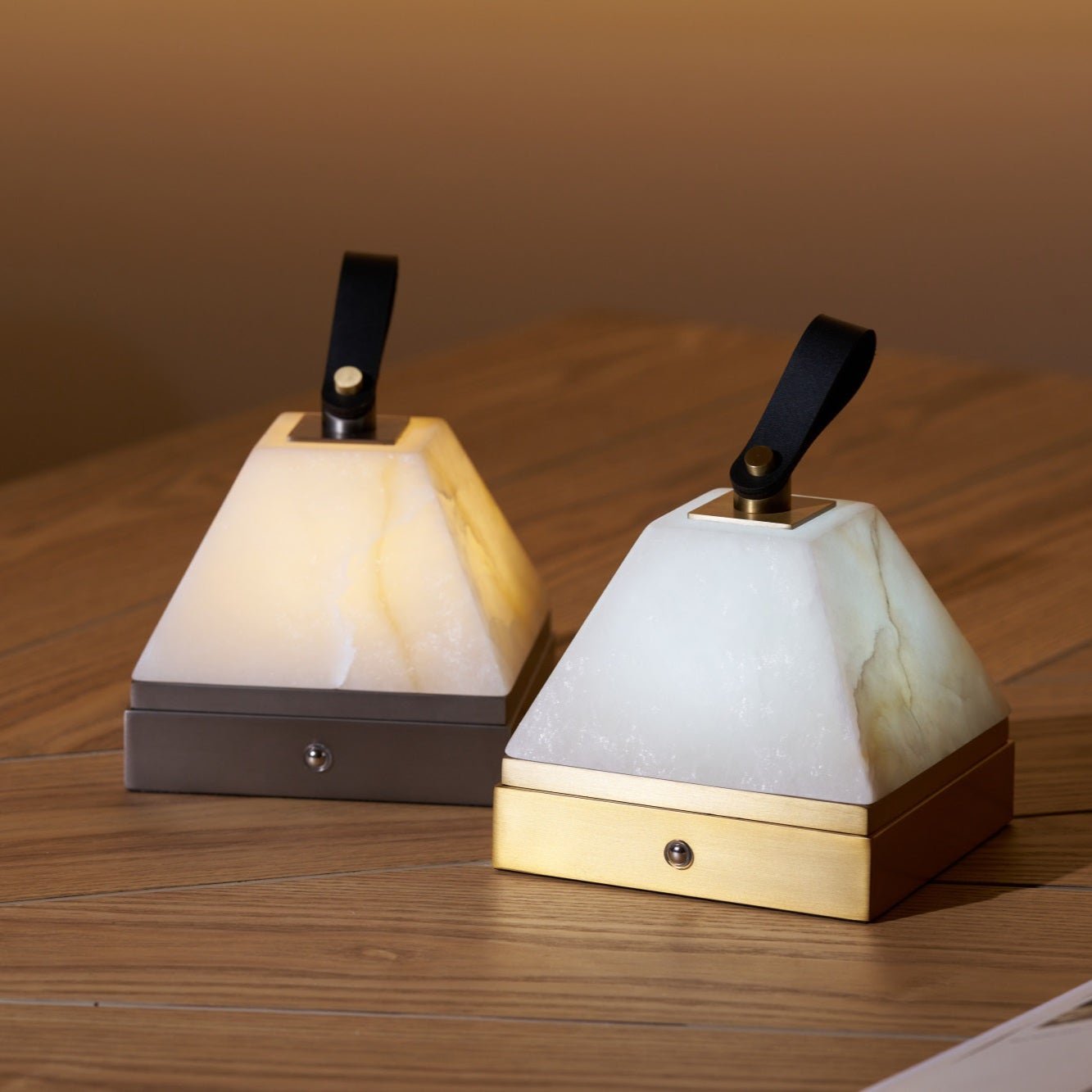 Pyramidale Alabaster Table Lamp with Leather Handle