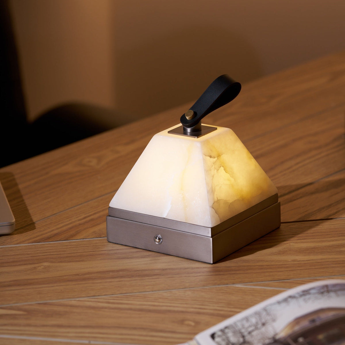 Pyramidale Alabaster Table Lamp with Leather Handle
