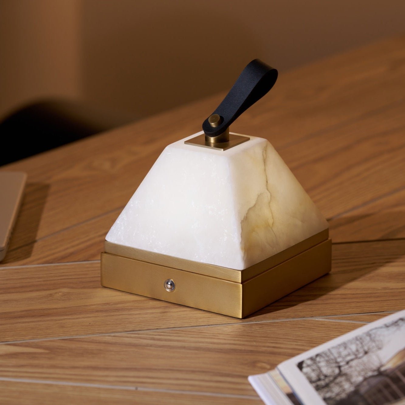 Pyramidale Alabaster Table Lamp with Leather Handle