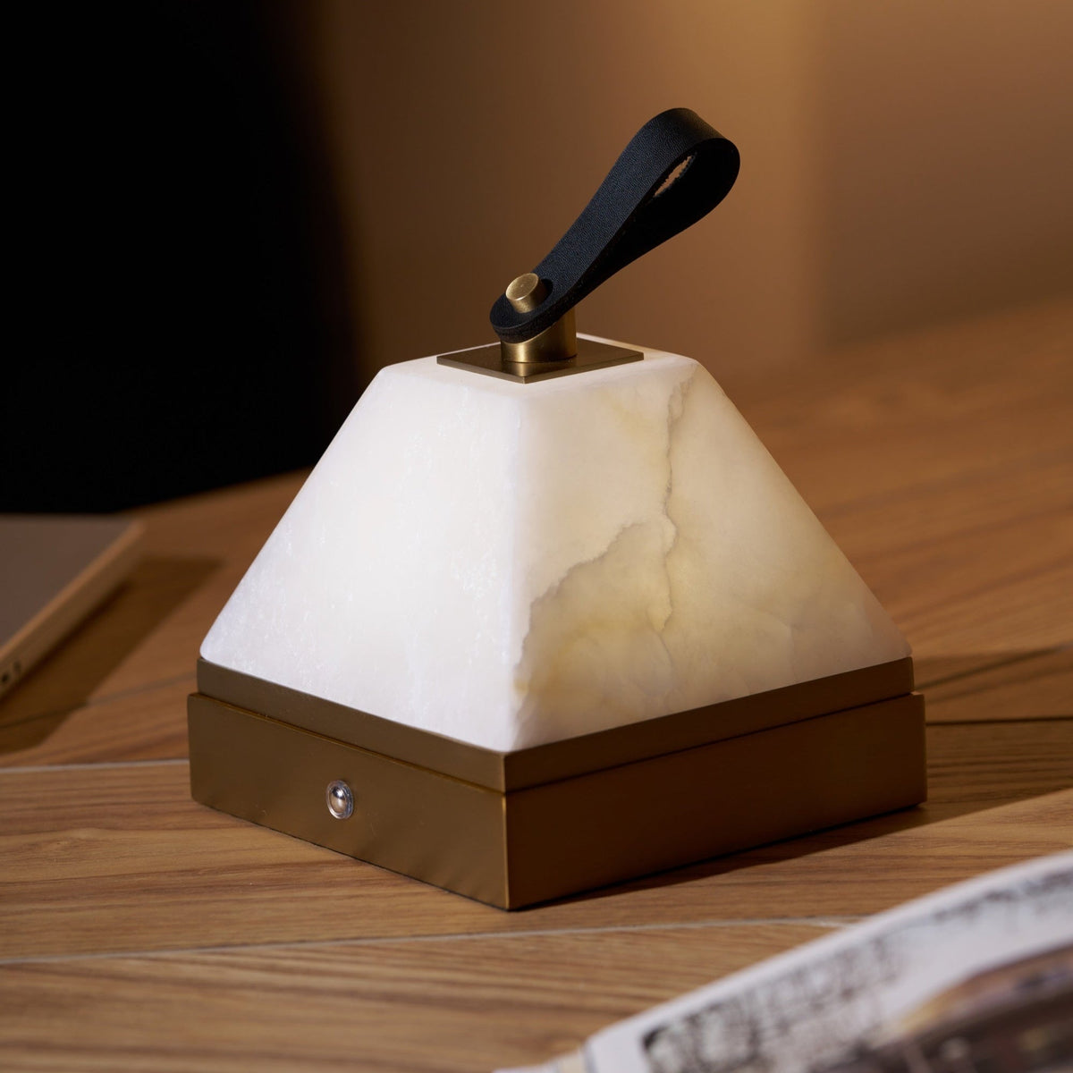 Pyramidale Alabaster Table Lamp with Leather Handle