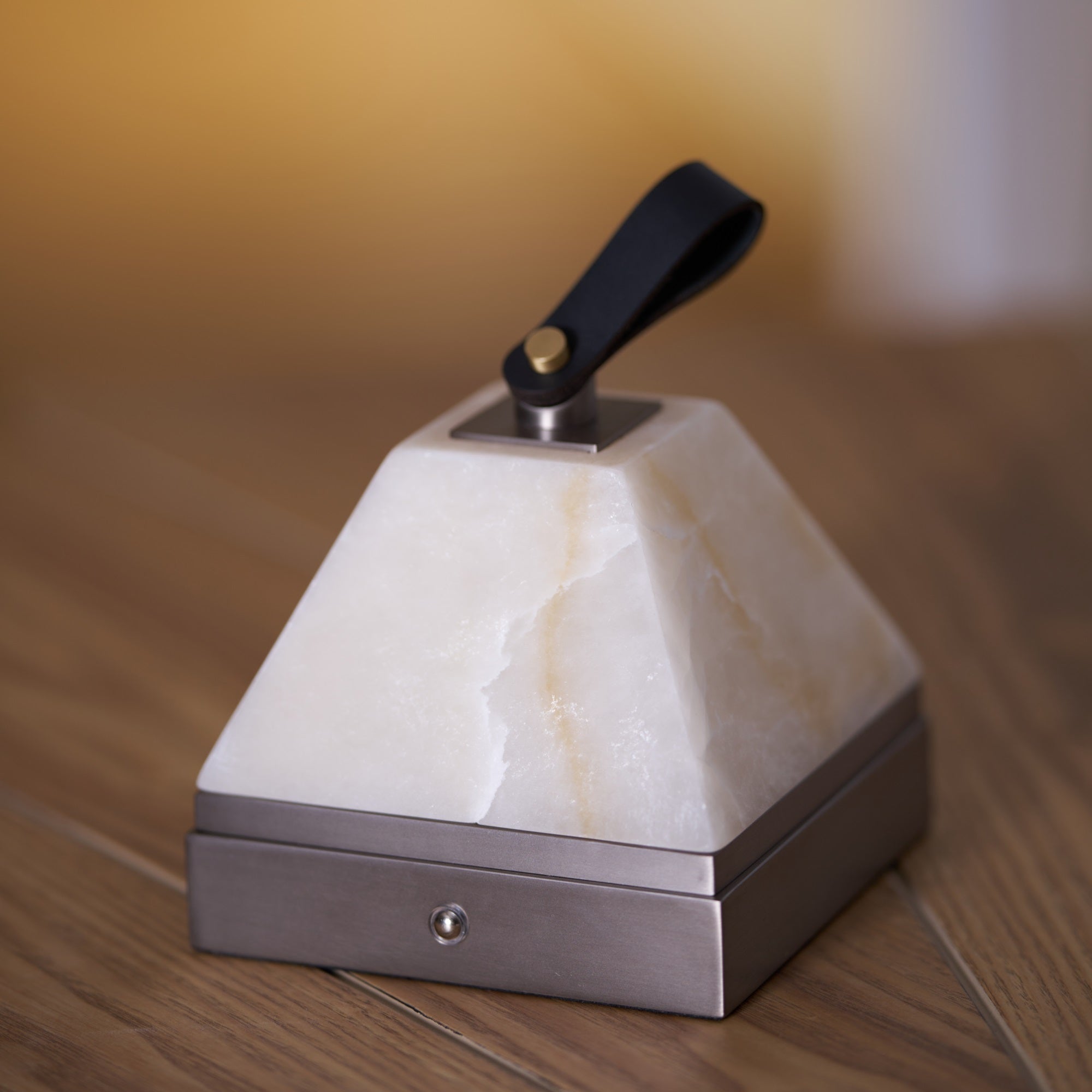Pyramidale Alabaster Table Lamp with Leather Handle
