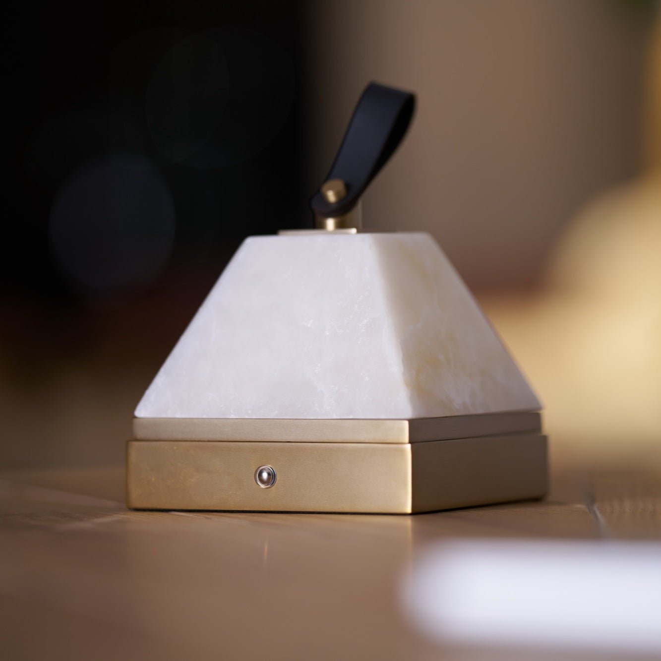 Pyramidale Alabaster Table Lamp with Leather Handle