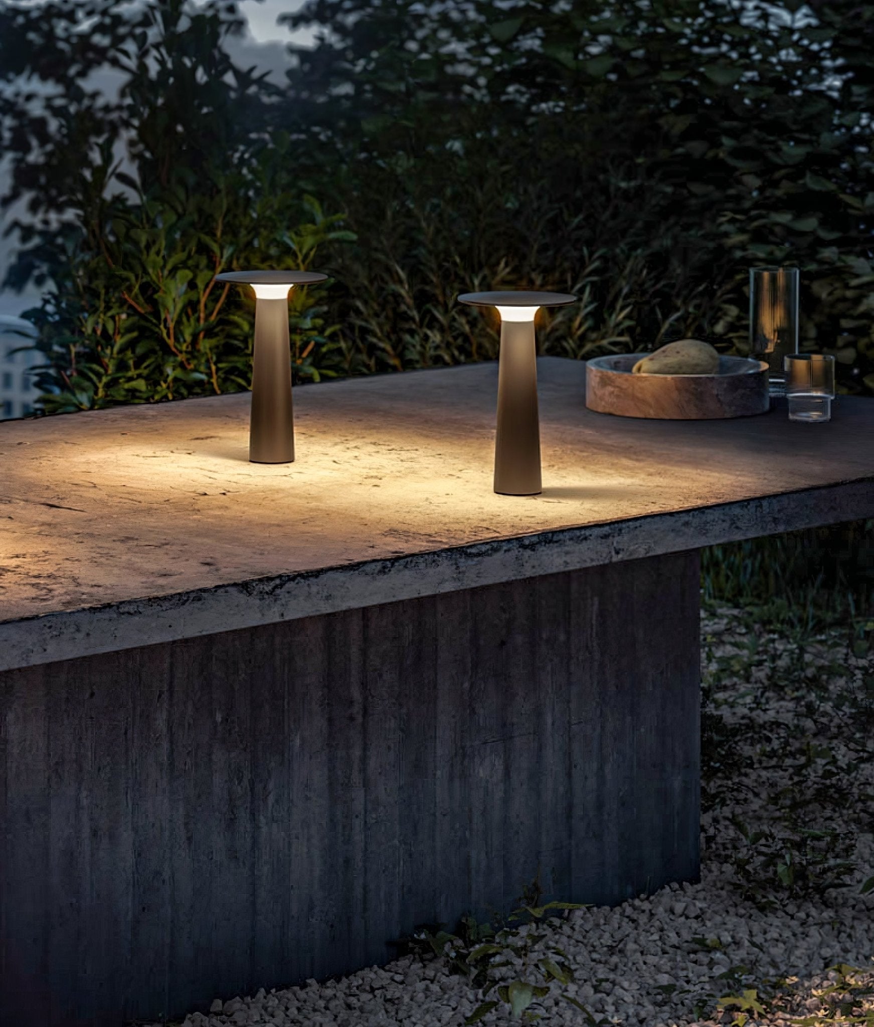 Gwil Disk Outdoor Table Light