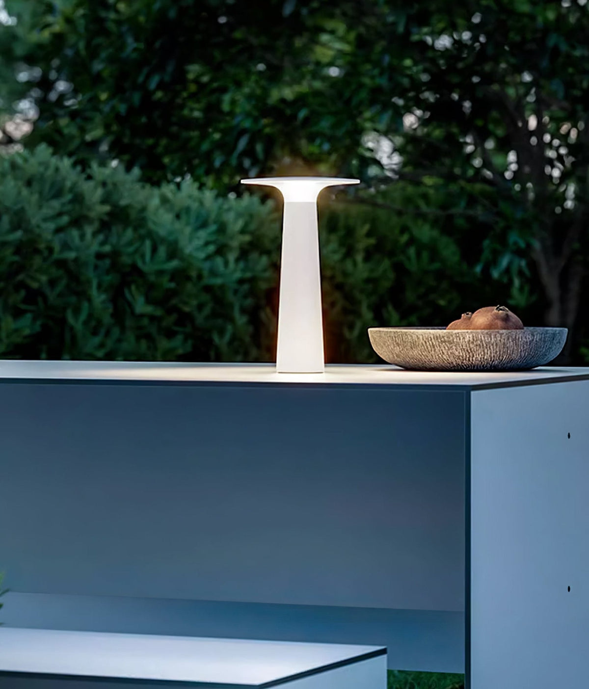 Gwil Disk Outdoor Table Light